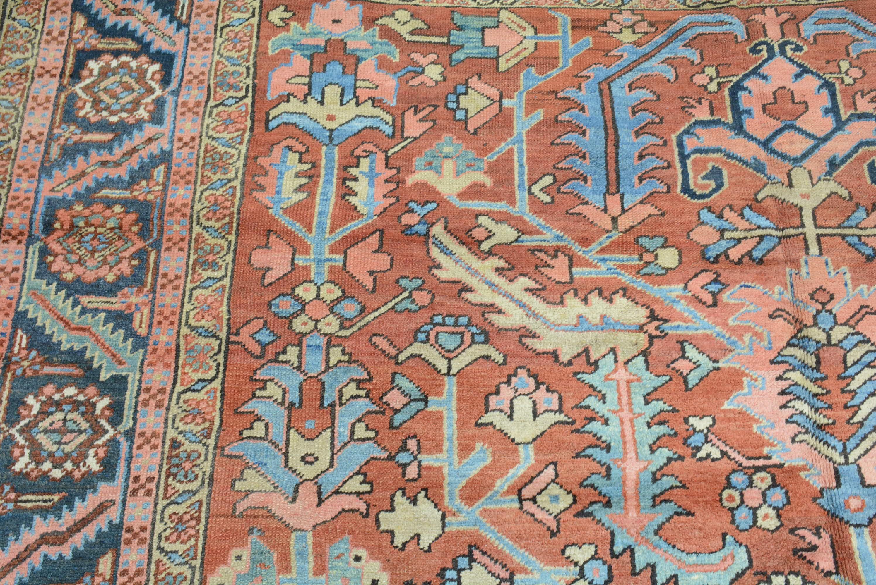 Antiker Heriz-Teppich (Persisch) im Angebot