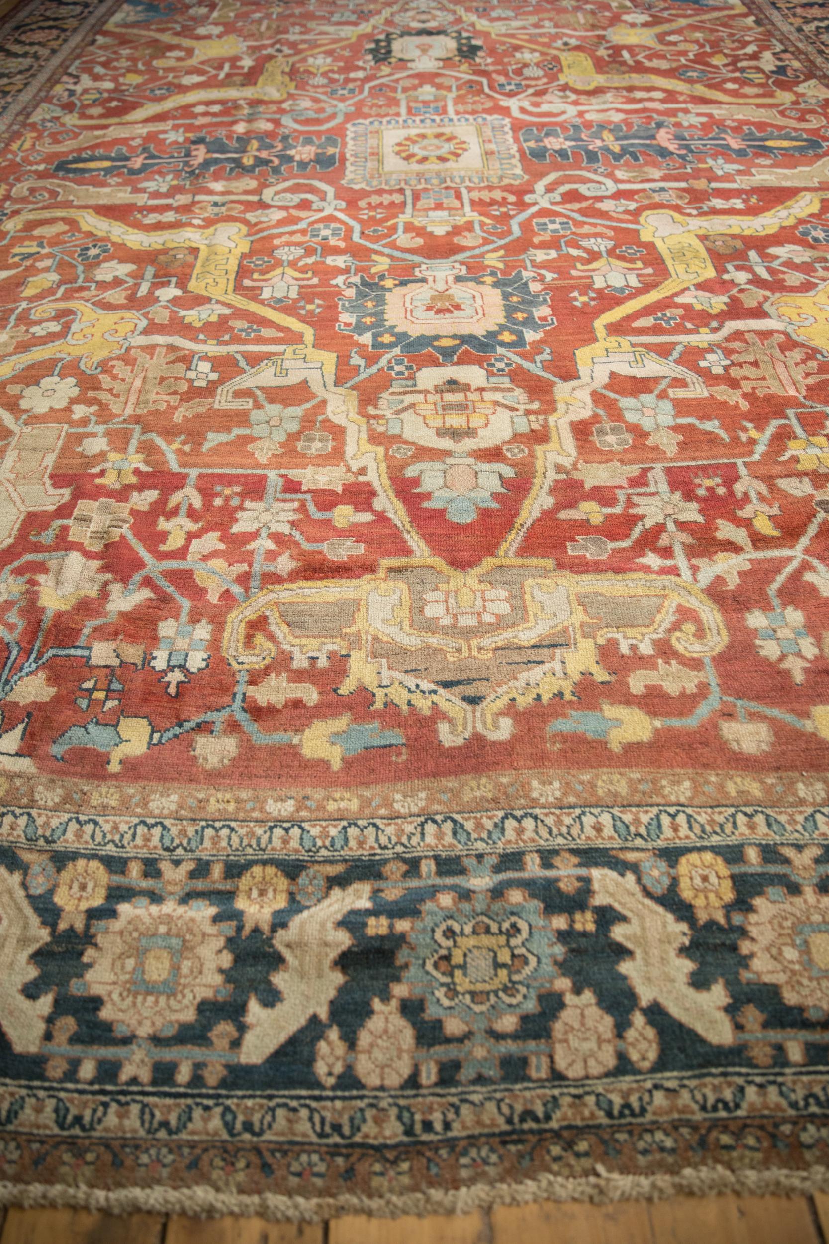 Antique Heriz Carpet In Good Condition For Sale In Katonah, NY