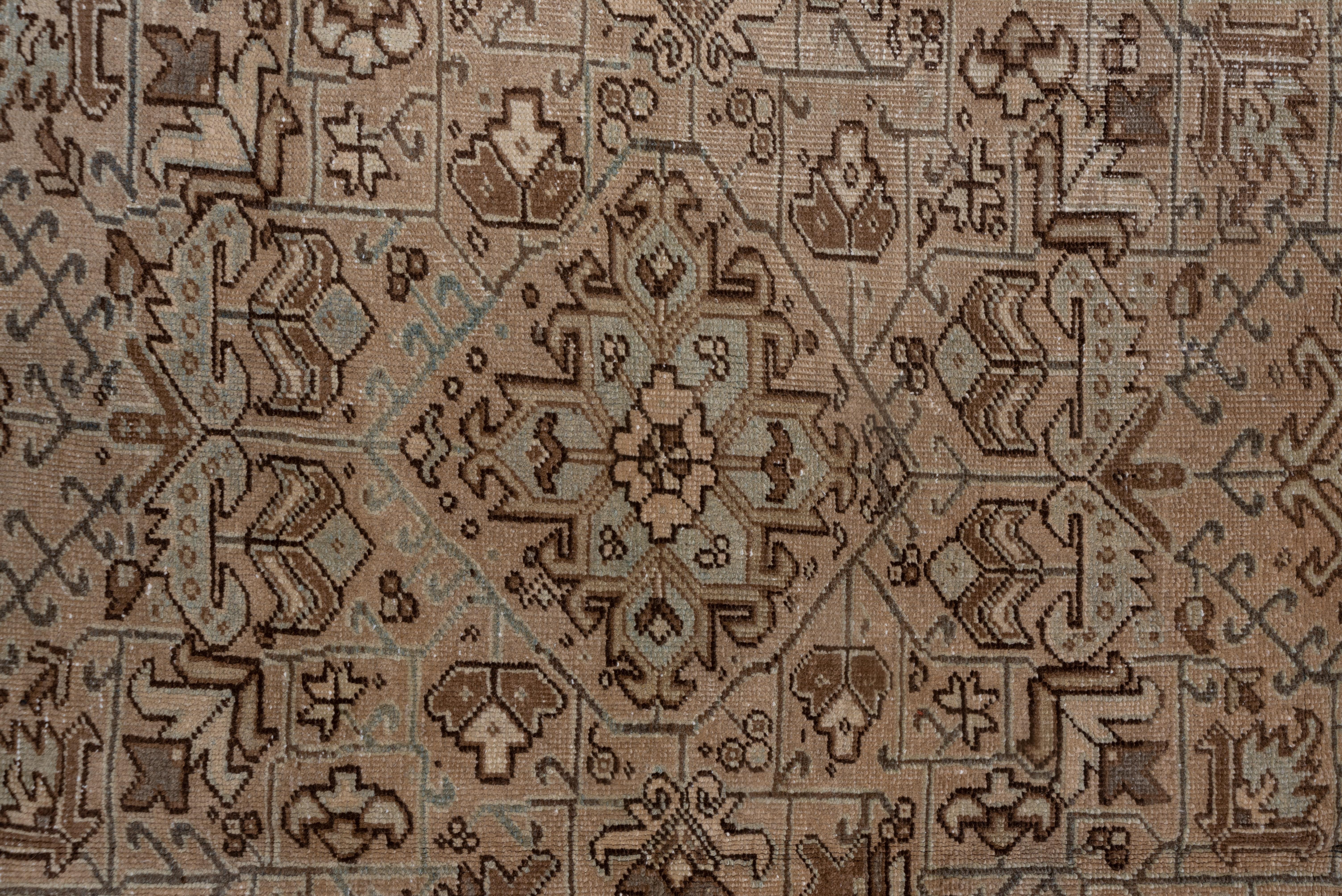 Heriz Serapi Antique Heriz Carpet, Neutral Palette, circa 1920s