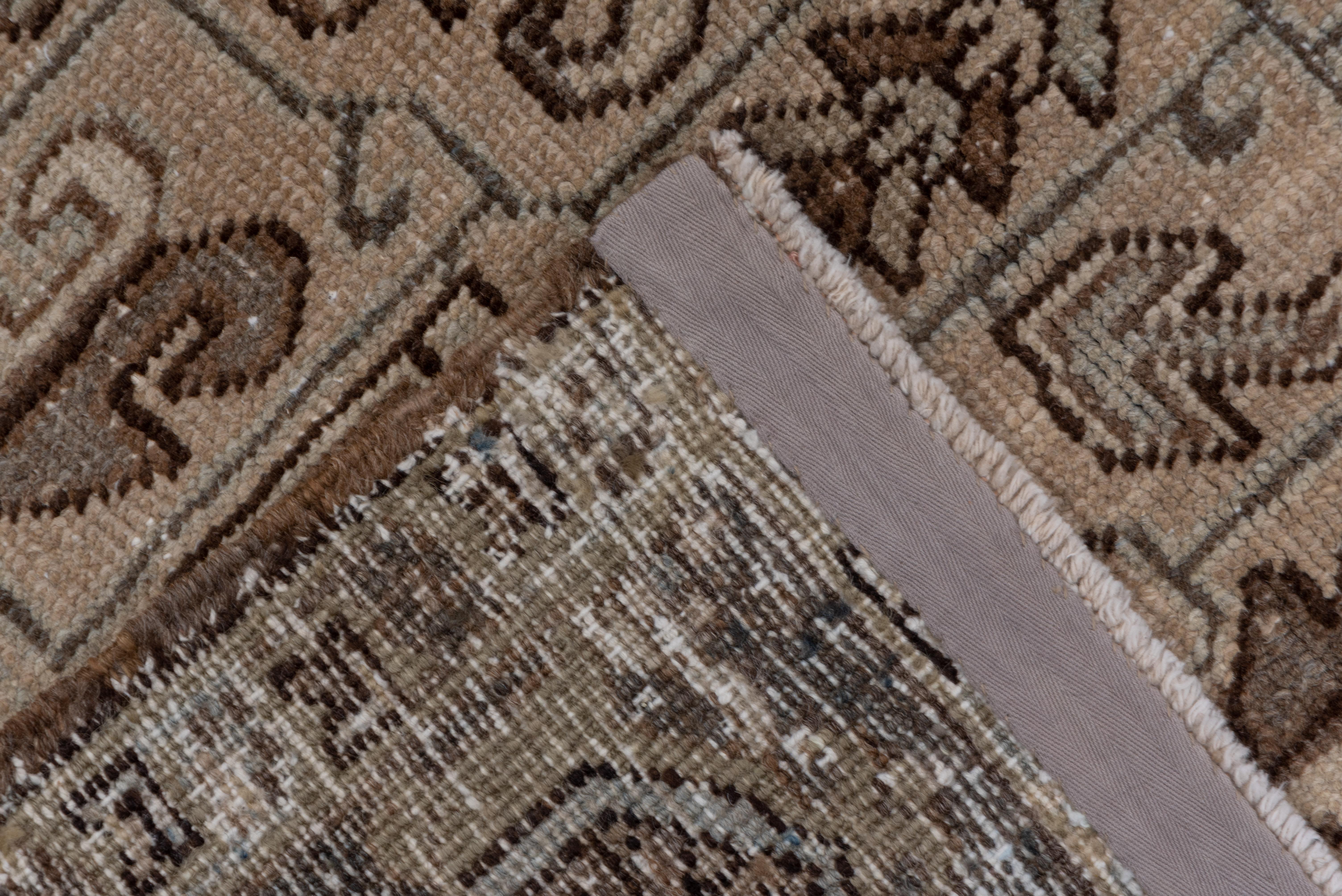 Antique Heriz Carpet, Neutral Palette, circa 1920s In Good Condition In New York, NY