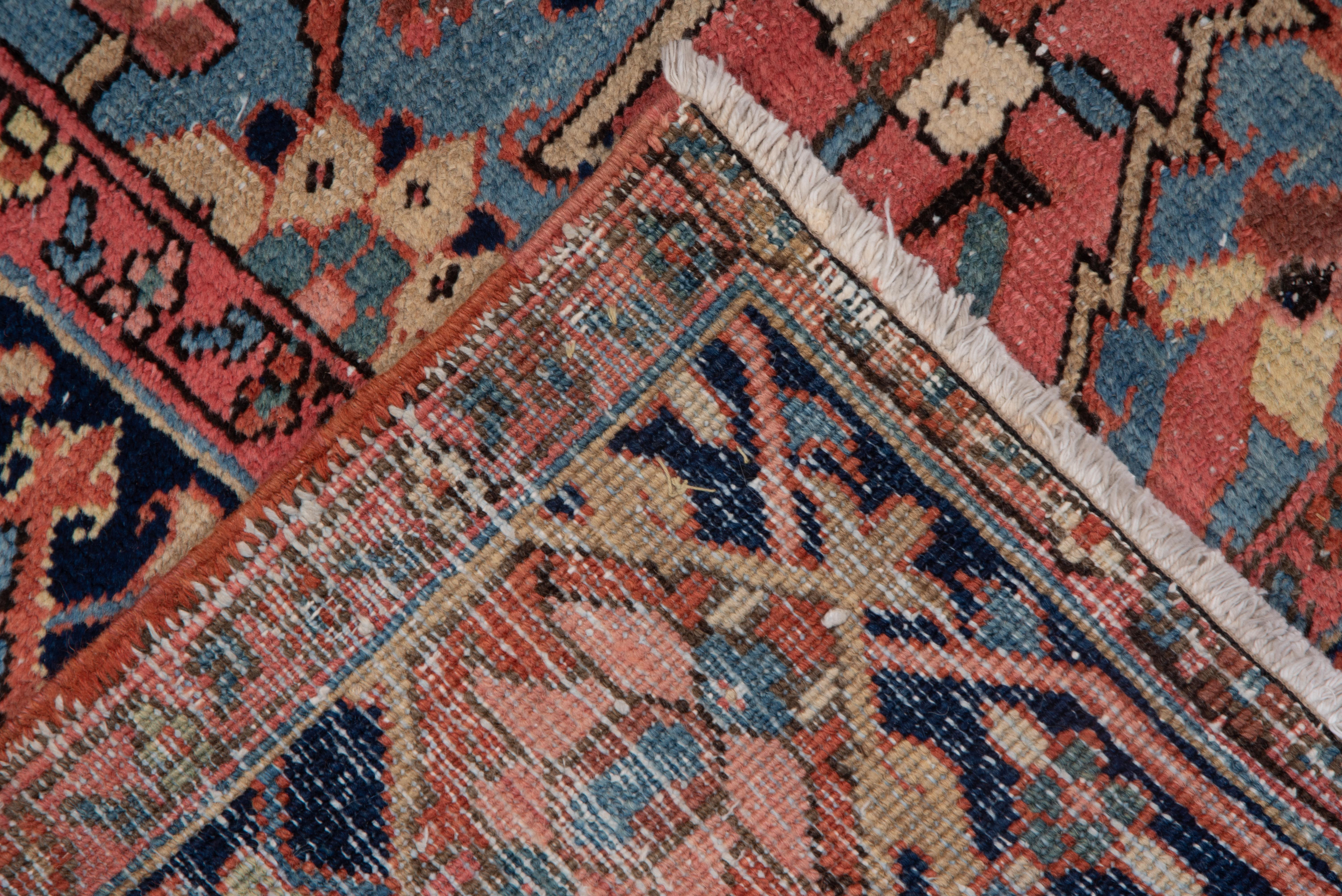 Antique Heriz Carpet, Soft Palette, circa 1920s In Good Condition For Sale In New York, NY