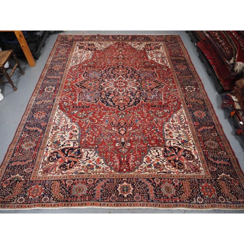 Antiker Heriz-Teppich, prächtiger Möbelteppich, um 1910 (Persisch) im Angebot