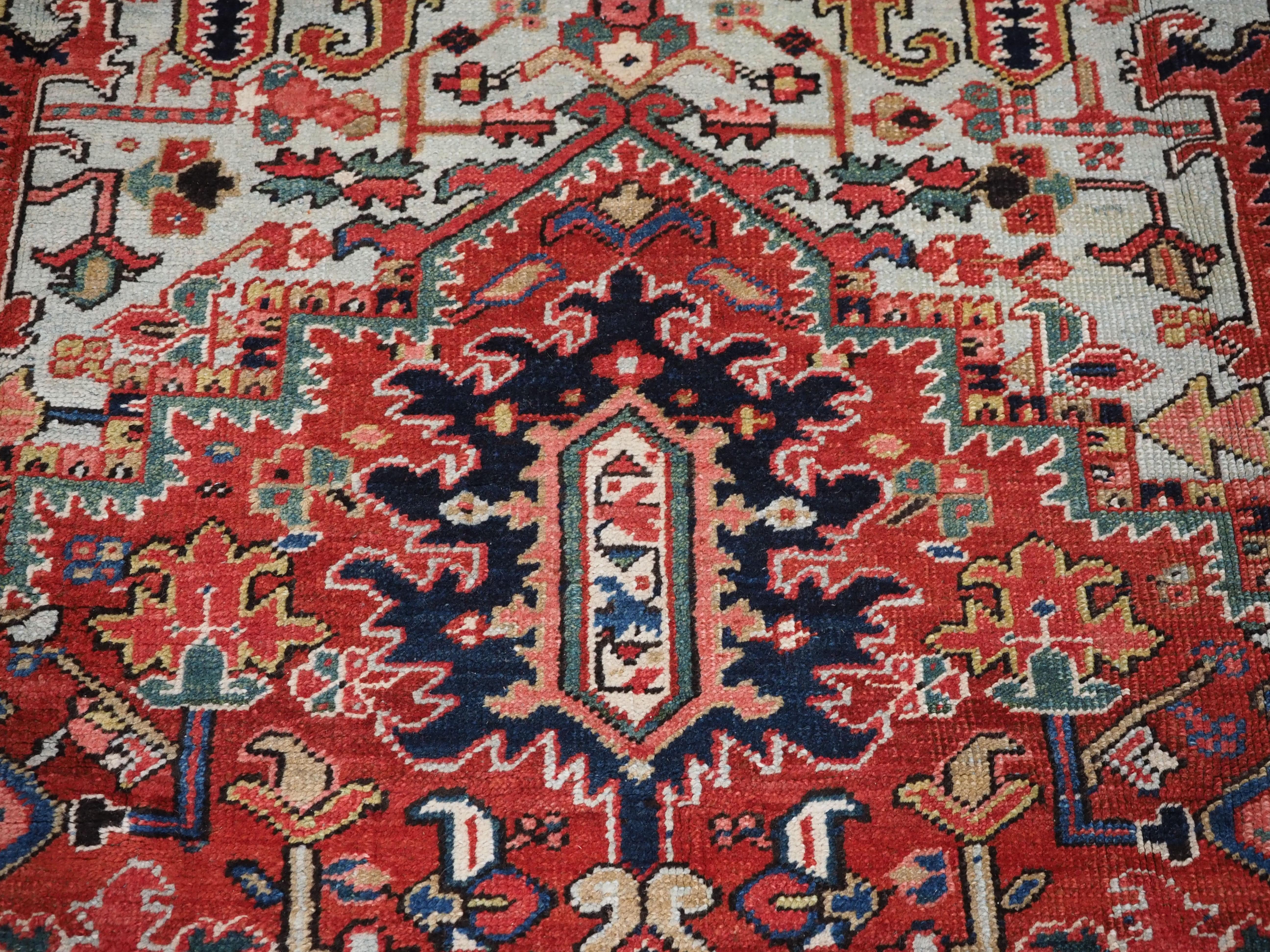 Antique Heriz carpet with a very well-drawn large medallion, circa 1900. For Sale 5