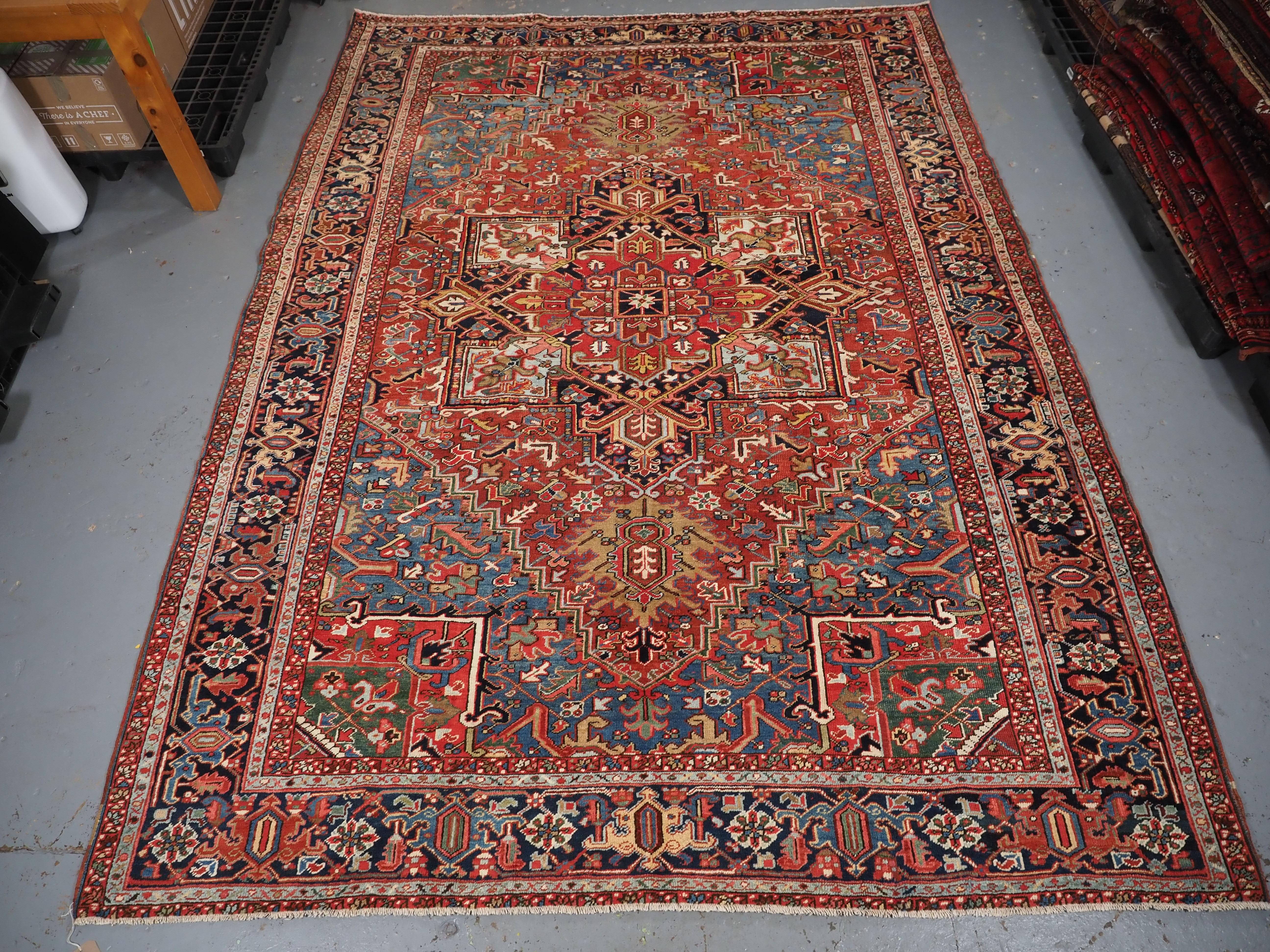 Caucasian Antique Heriz carpet with a very well-drawn large medallion, circa 1900. For Sale