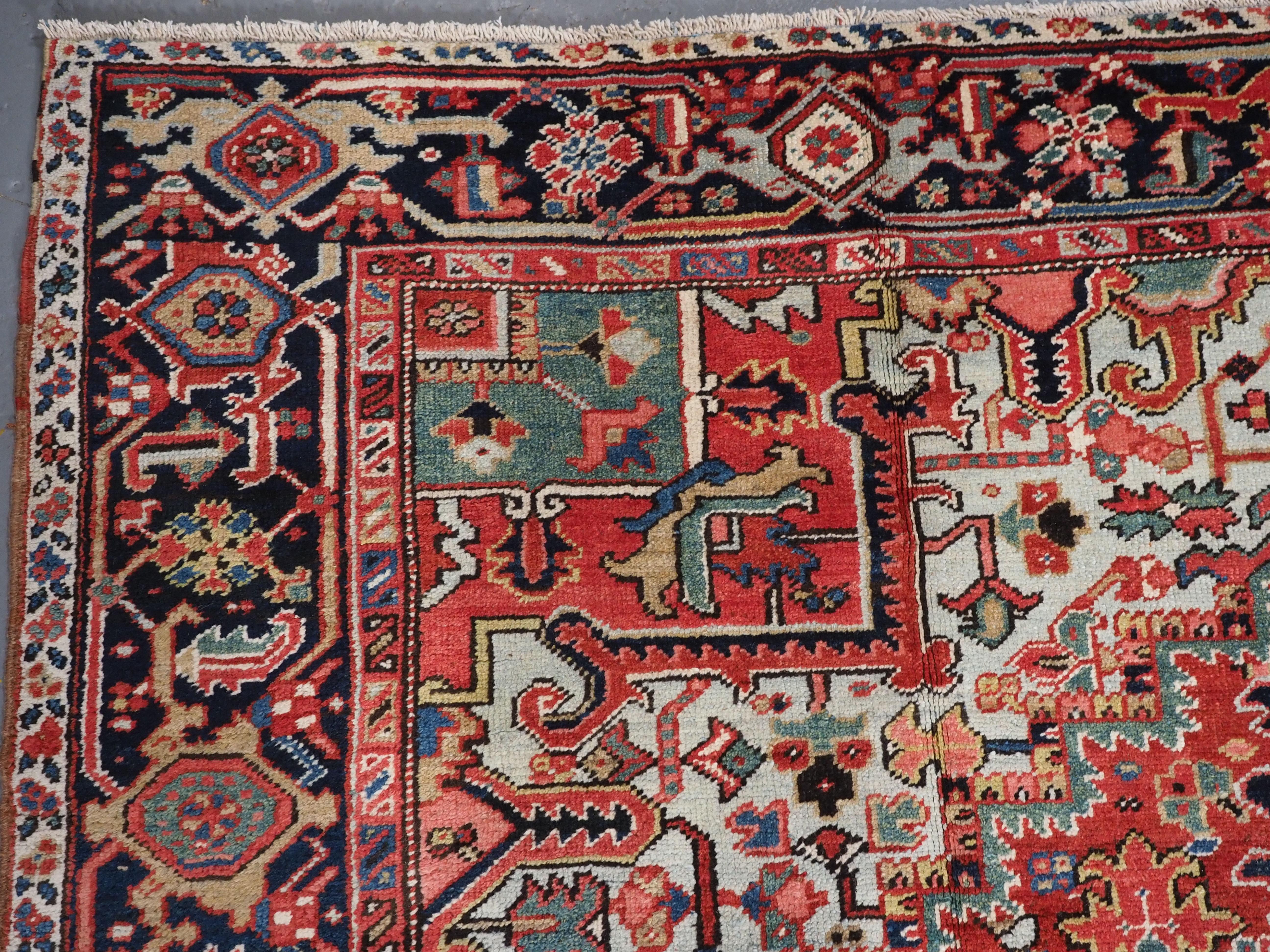 Antique Heriz carpet with a very well-drawn large medallion, circa 1900. For Sale 3