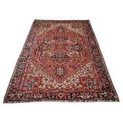 Antique Heriz carpet with a very well-drawn large medallion, circa 1900.