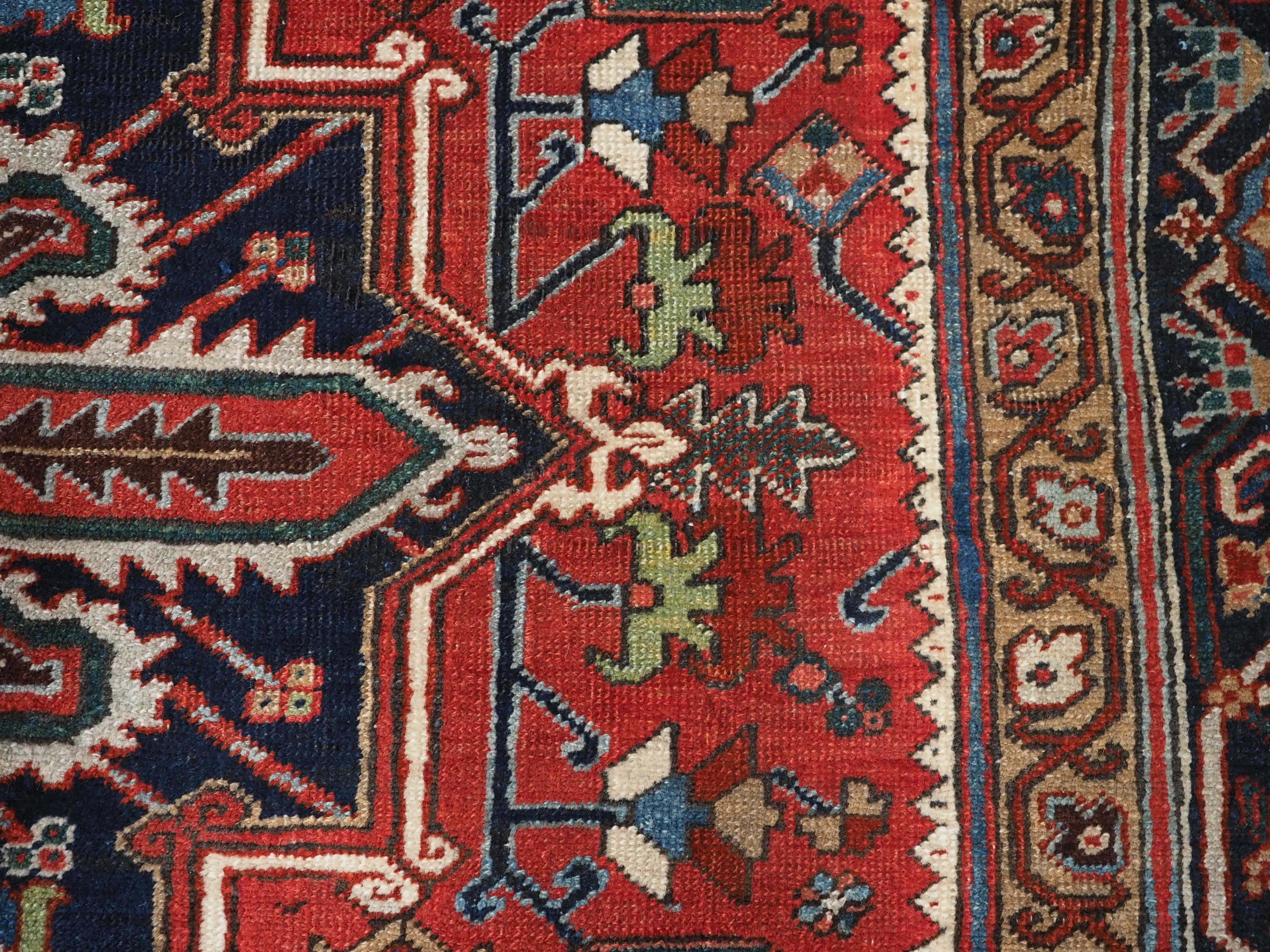 Antique Heriz carpet with traditional large medallion design, circa 1920 For Sale 11