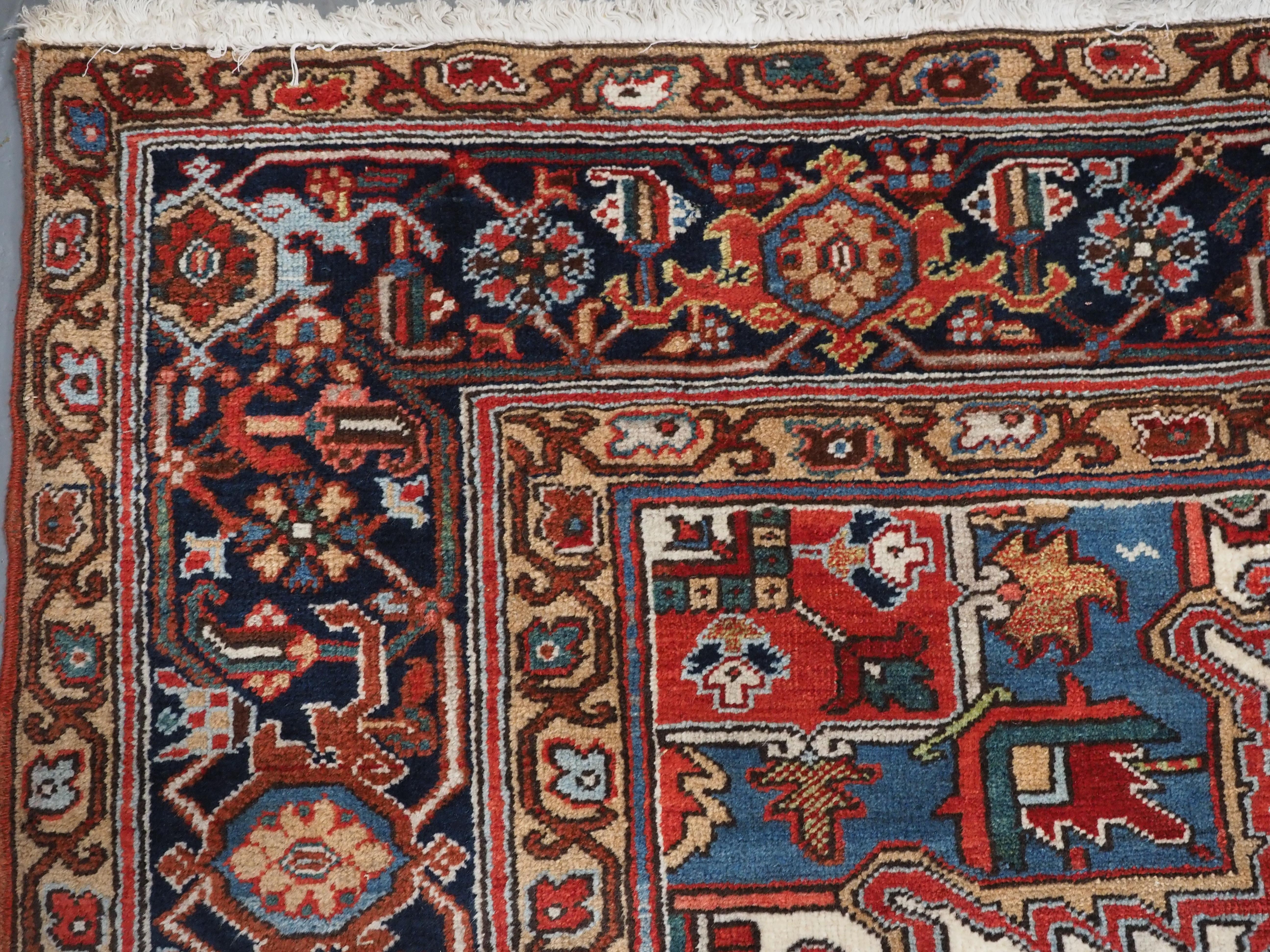 Antique Heriz carpet with traditional large medallion design, circa 1920 For Sale 2