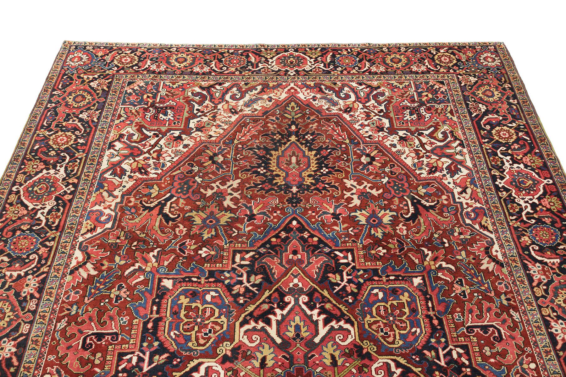 Antikes Heriz (marineblau, rot und cremefarben, 420cm x 297cm) (Handgeknüpft) im Angebot