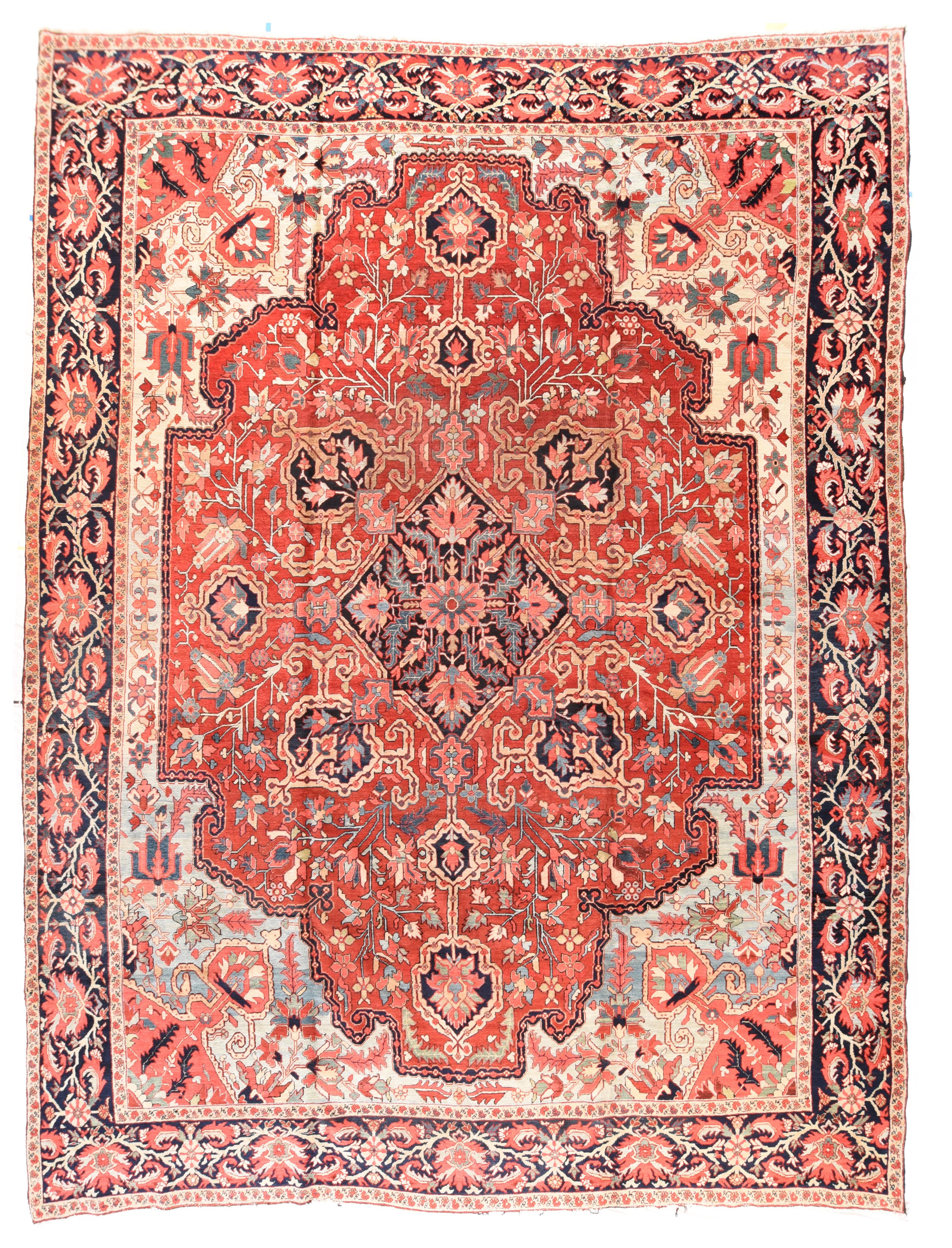 Antique Heriz Rug In Good Condition For Sale In New York, NY