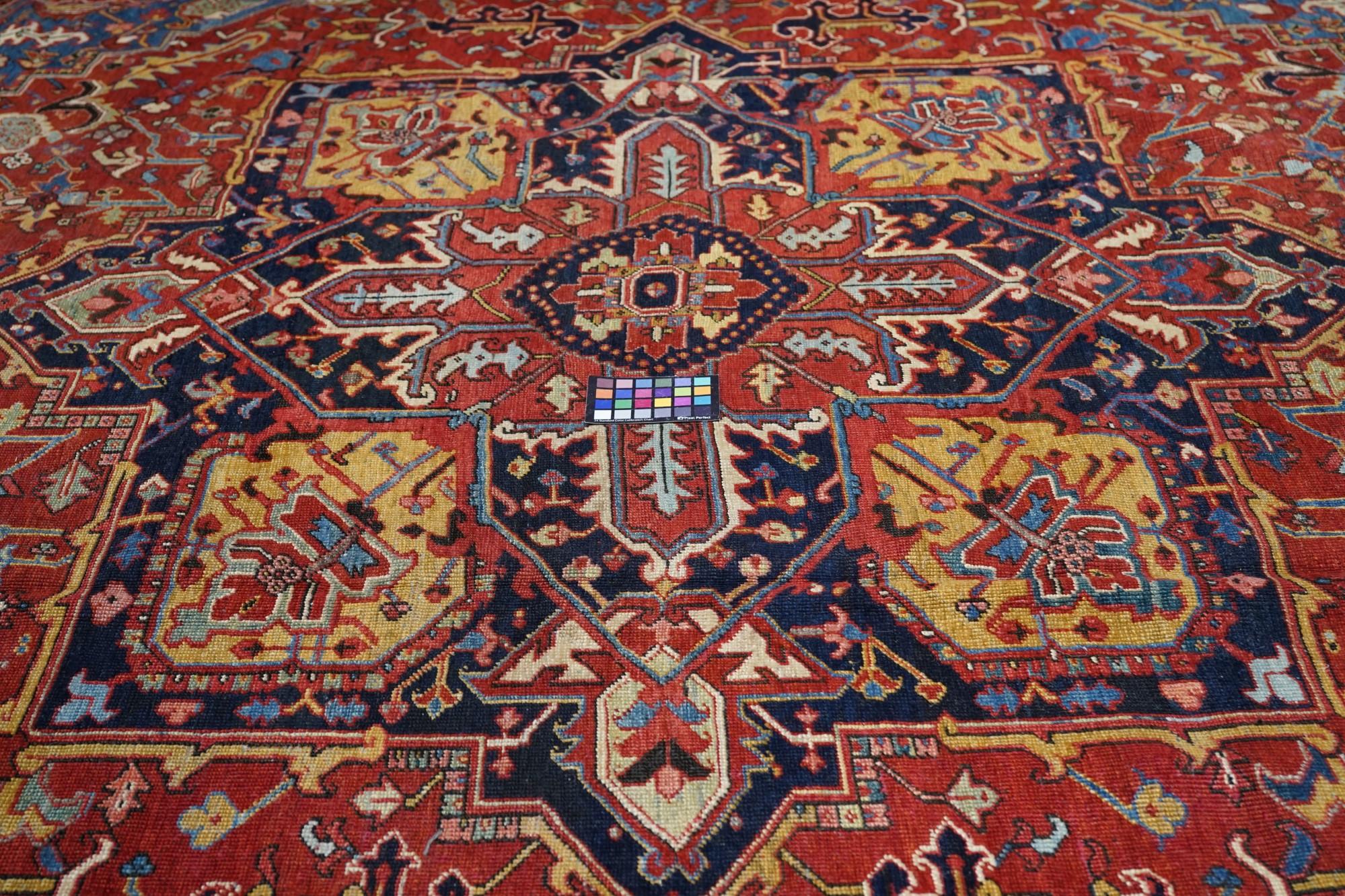 Antique Heriz Rug 12' x 14'7'' For Sale 3