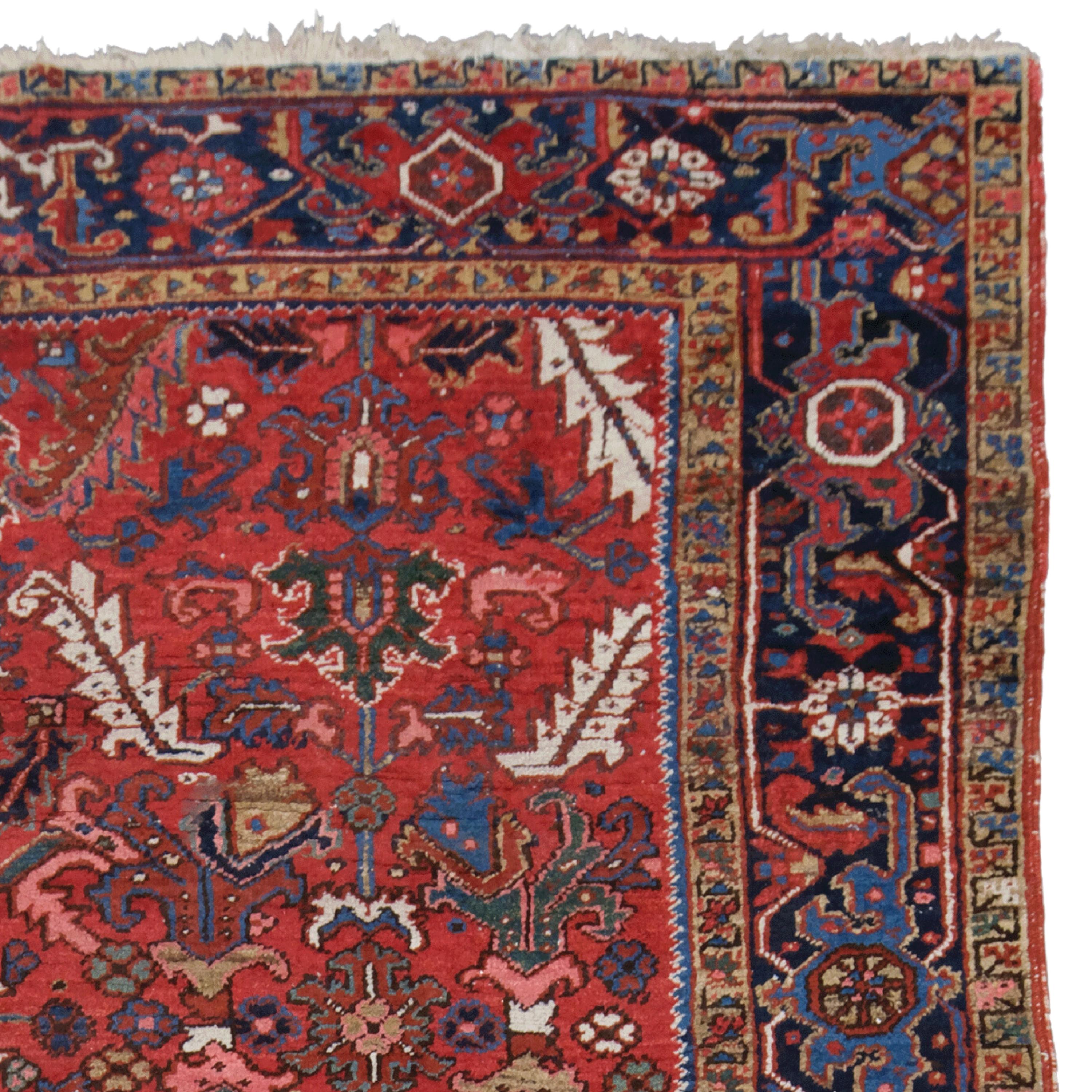 Antique Heriz Rug - 19th Century Heriz Rug, Antique Rug, Handmade Rug In Good Condition For Sale In Sultanahmet, 34