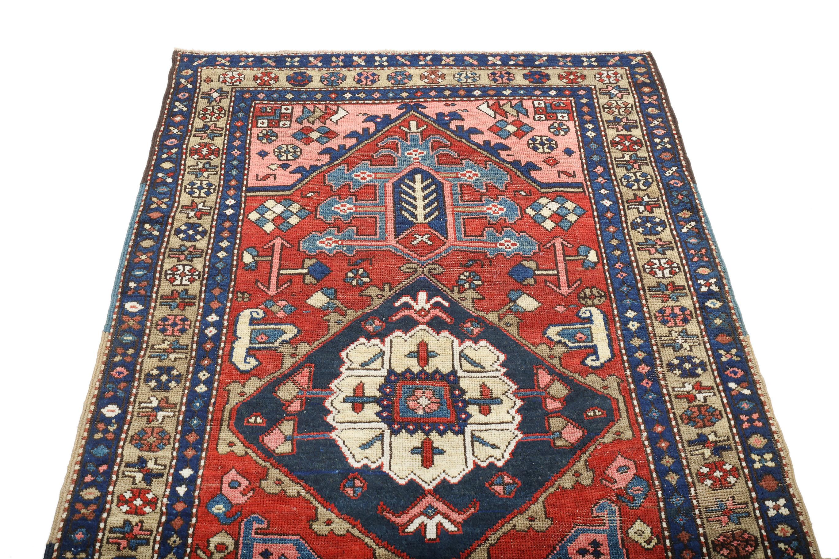Noué à la main Tapis ancien Heriz (3.2x1.1m, 1900). Détails exquis (noués à la main). en vente