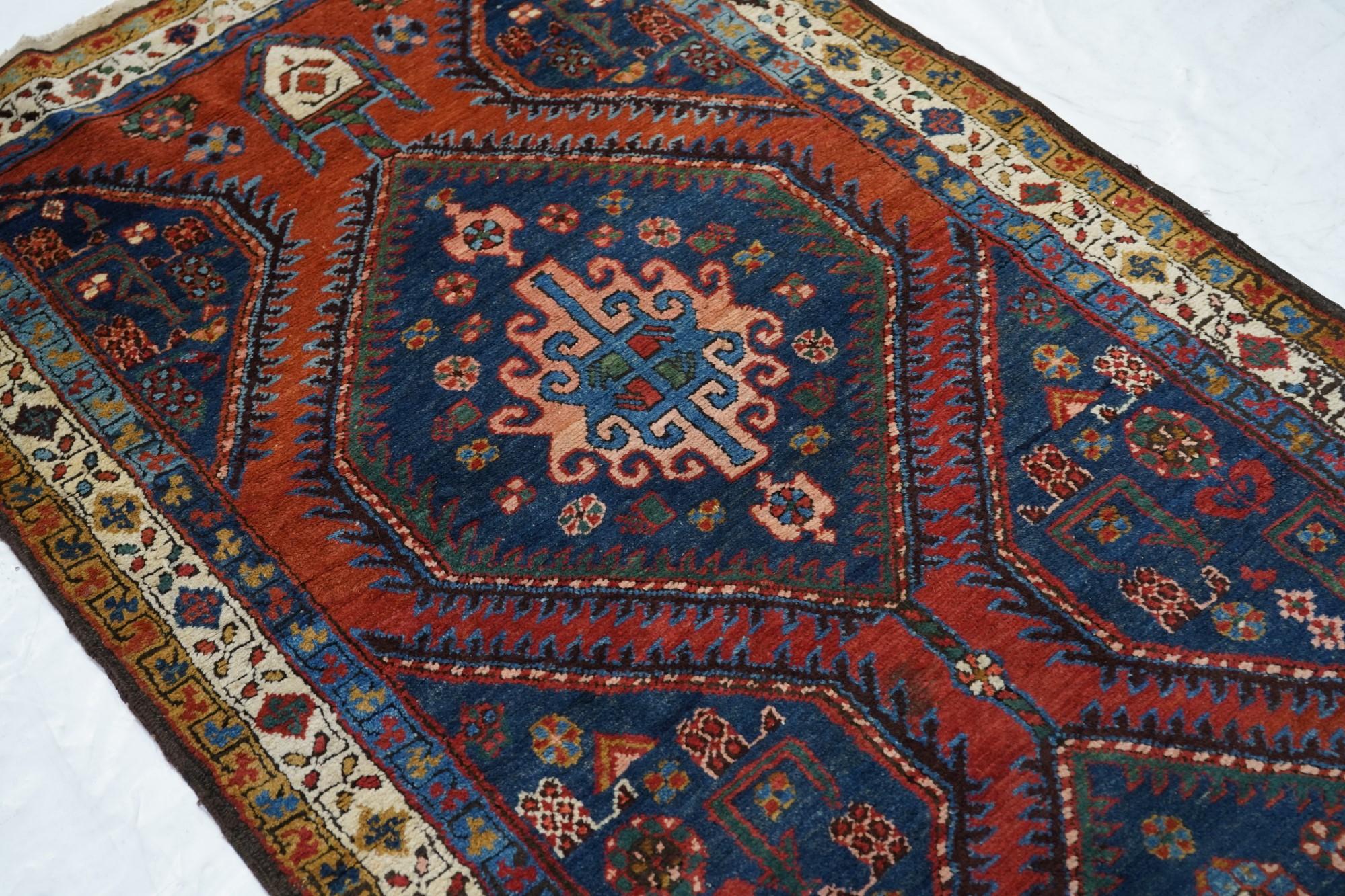 Antique Heriz Rug  For Sale 2