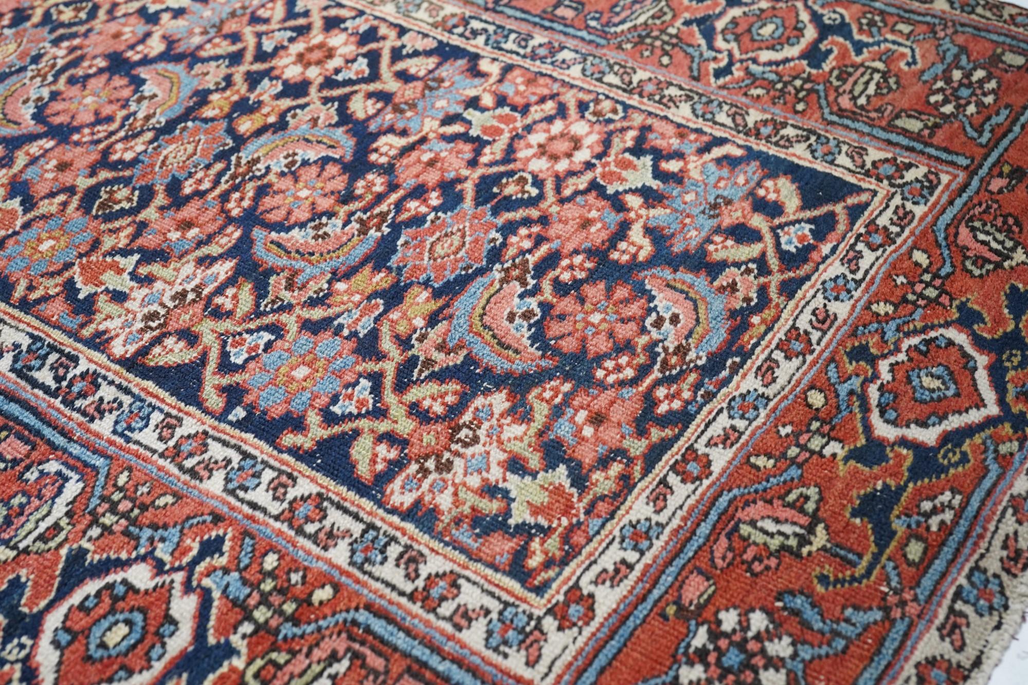 Antiker Heriz-Teppich 3'6'' x 15'3''.