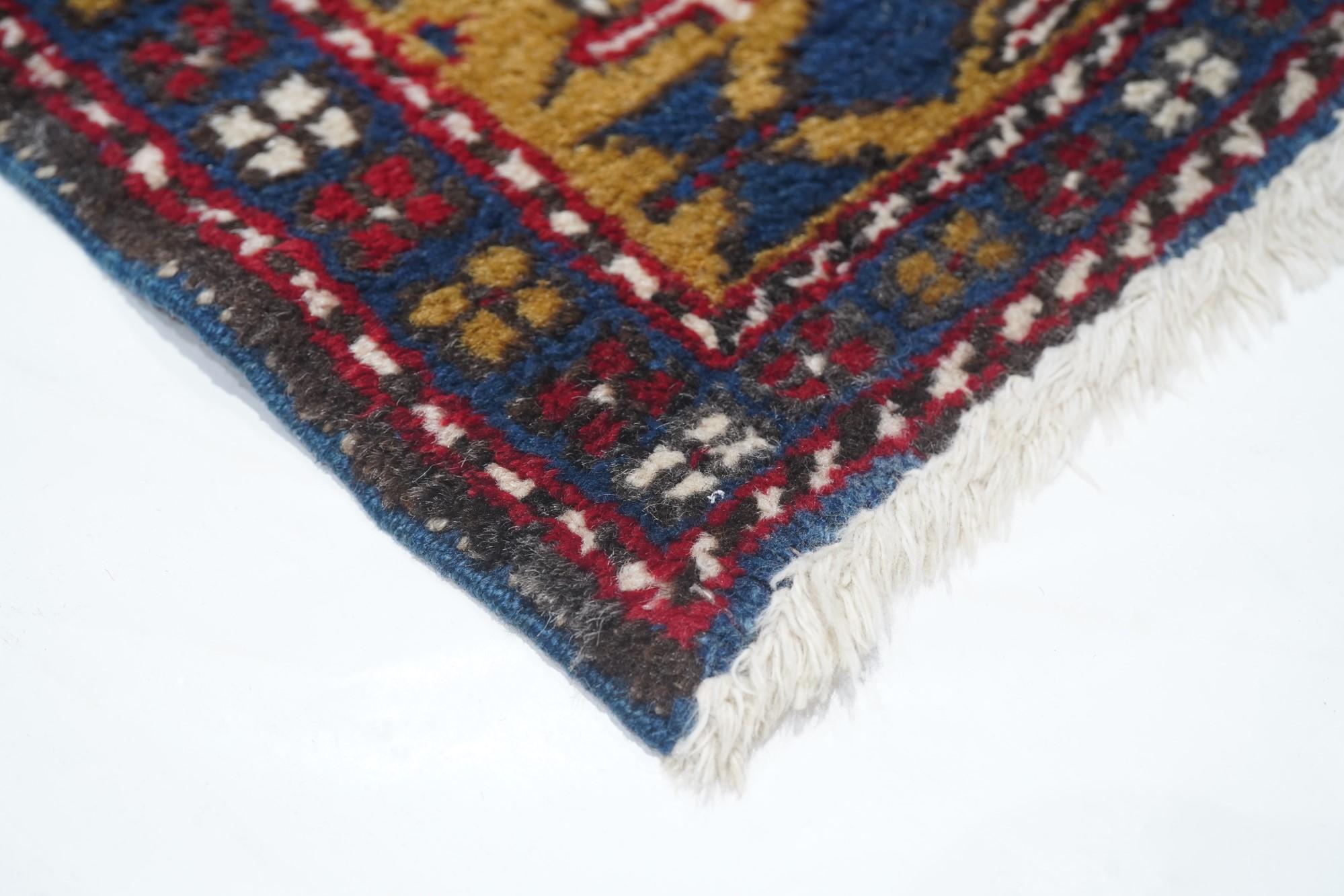 Early 20th Century Antique Heriz Rug For Sale