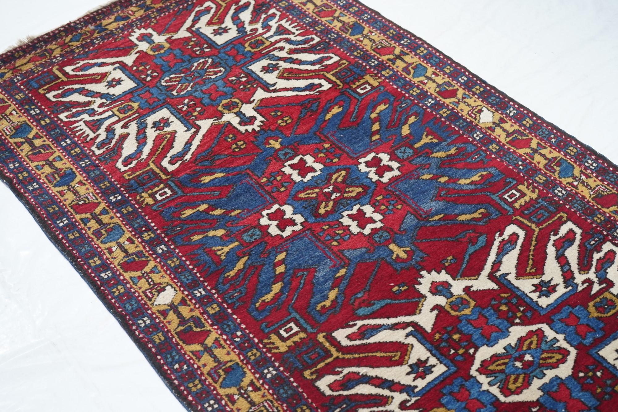 Antiker Heriz-Teppich 3'8'' x 10'5'' im Angebot 1