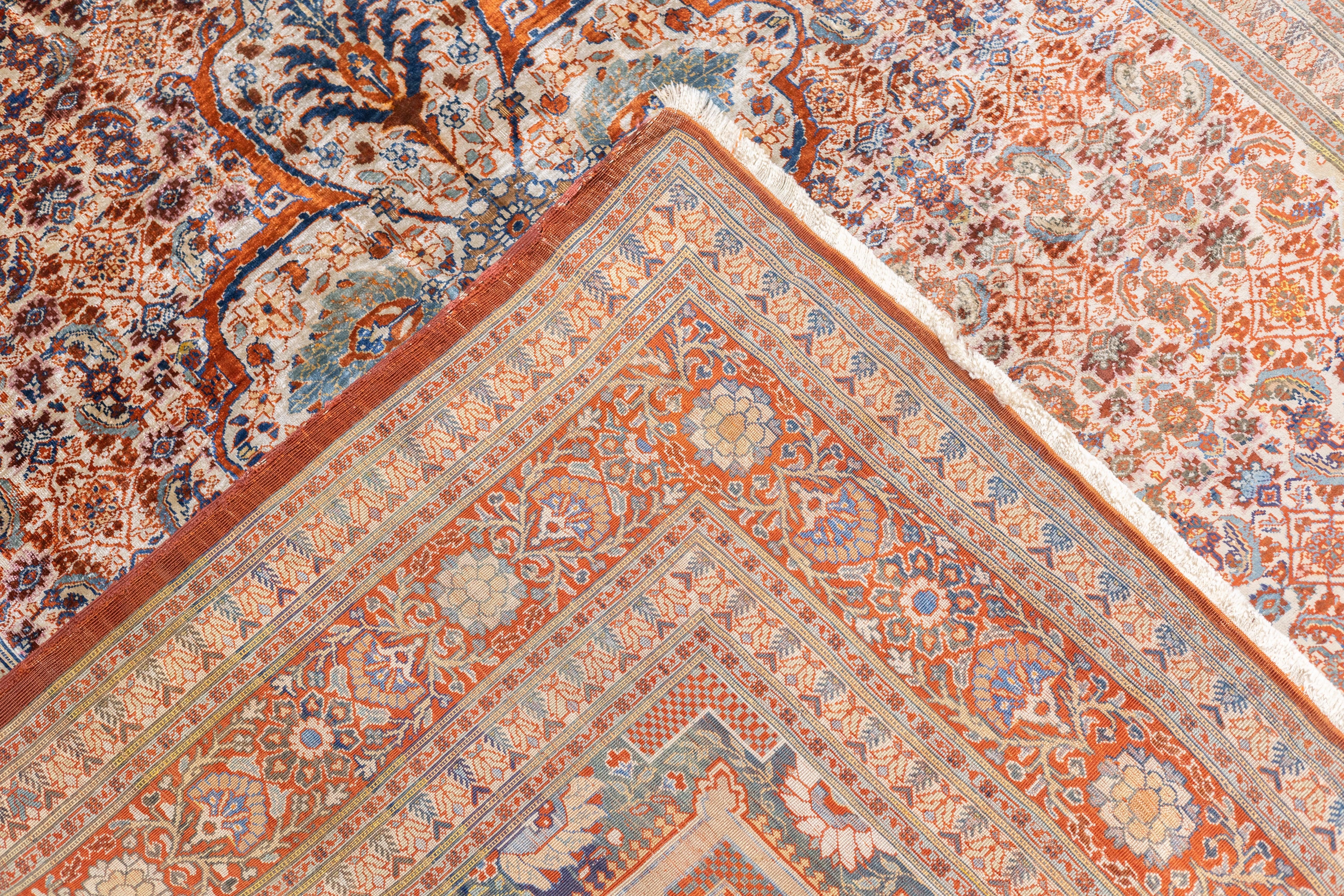 Antiker Heriz-Teppich 4'6'' x 5'5'' im Angebot 5