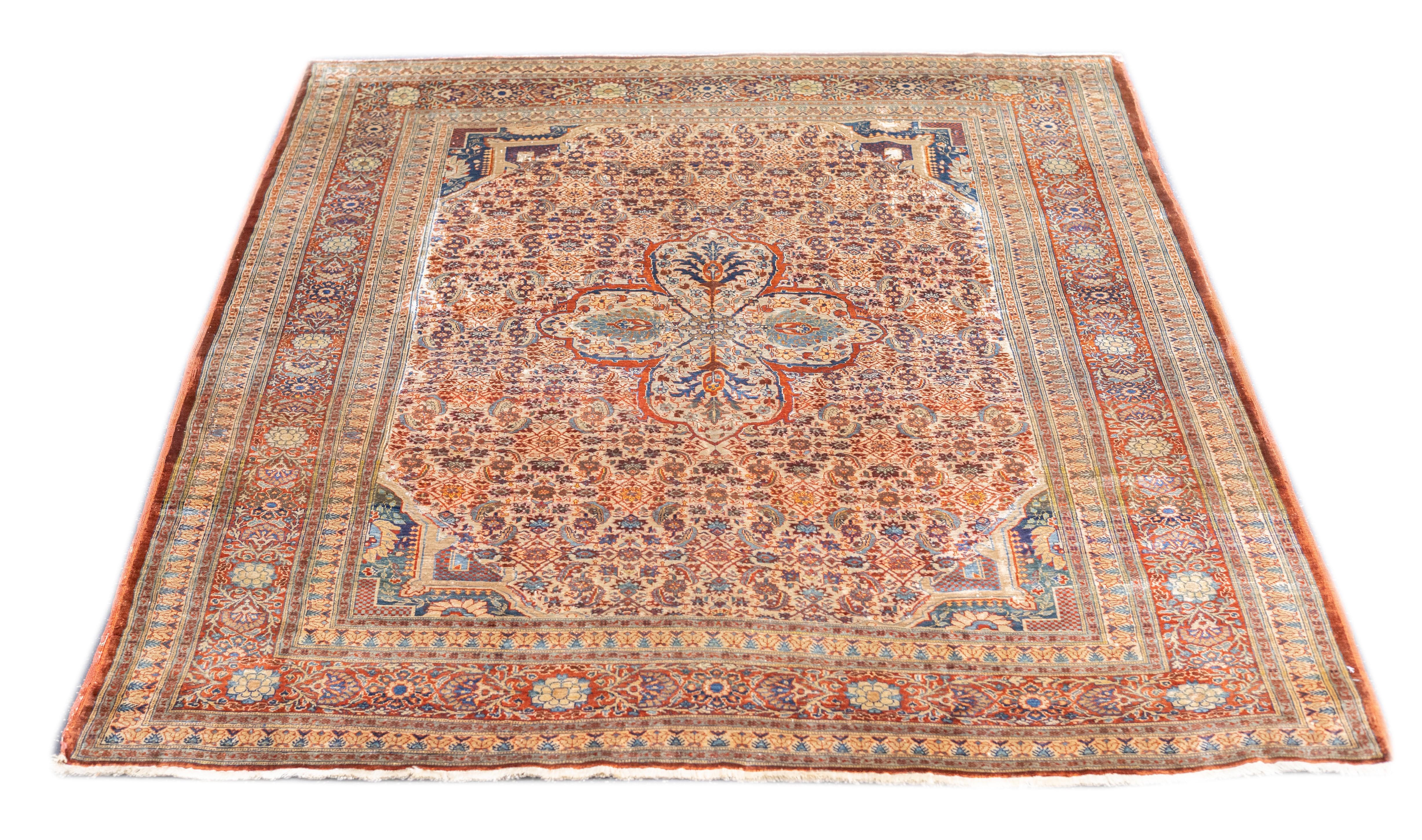 Antiker Heriz-Teppich 4'6'' x 5'5'' (19. Jahrhundert) im Angebot