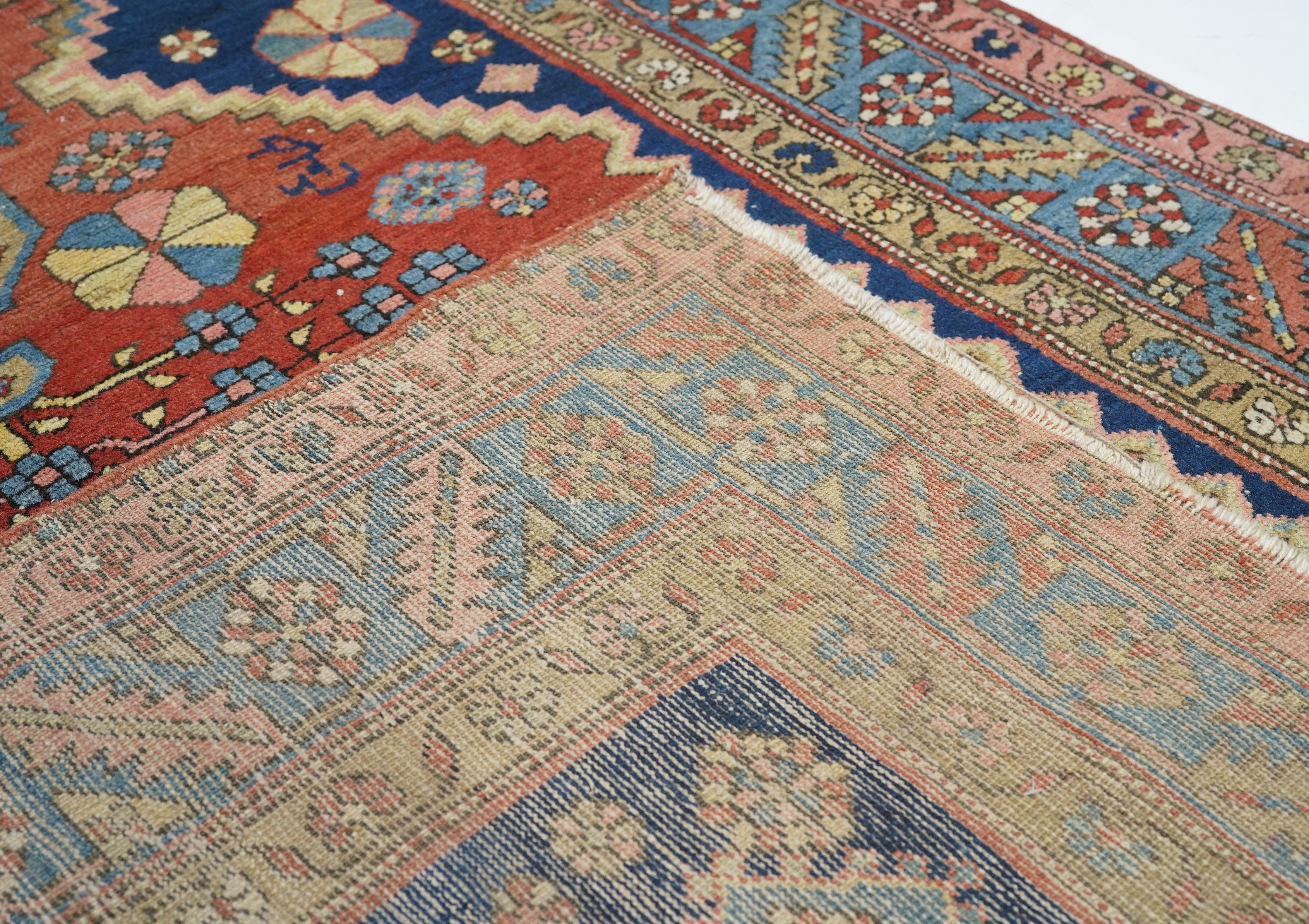 Antiker Heriz-Teppich 5'2'' x 6'6'' im Angebot 6