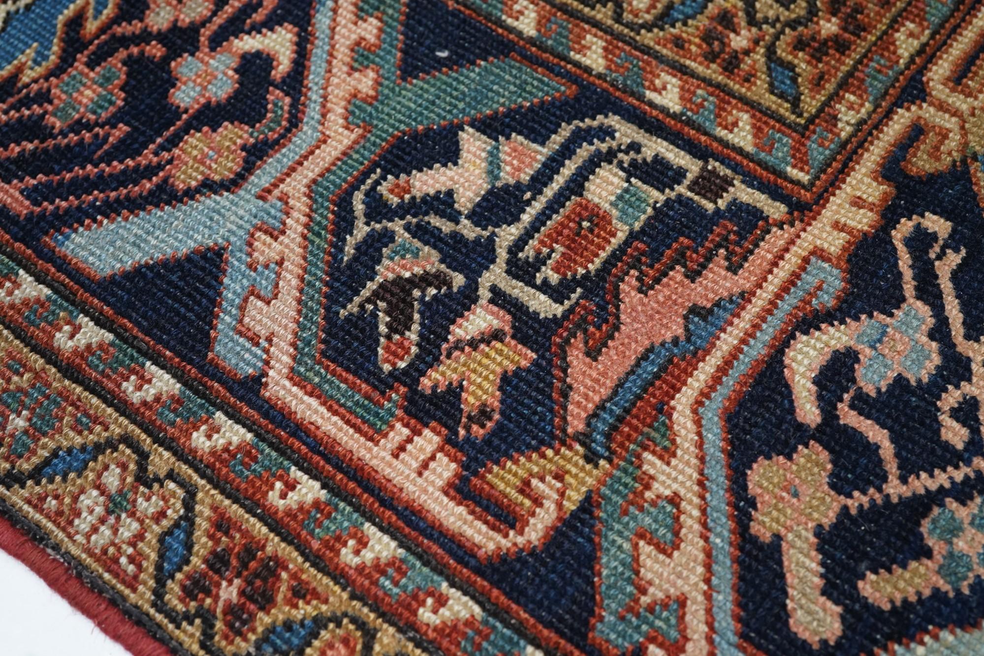 Antique Heriz Rug In Excellent Condition For Sale In New York, NY