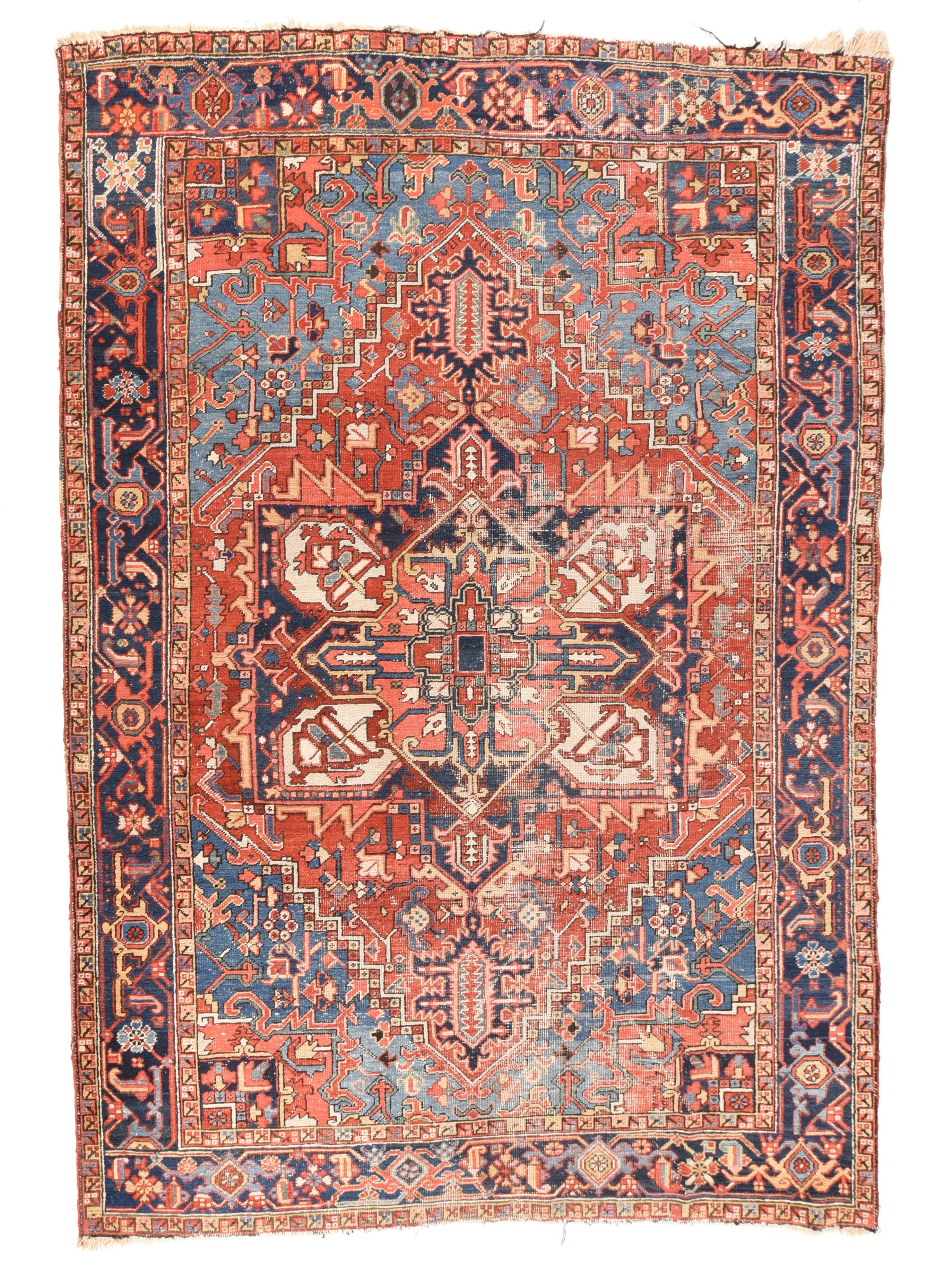 Antique Heriz Rug In Distressed Condition For Sale In New York, NY