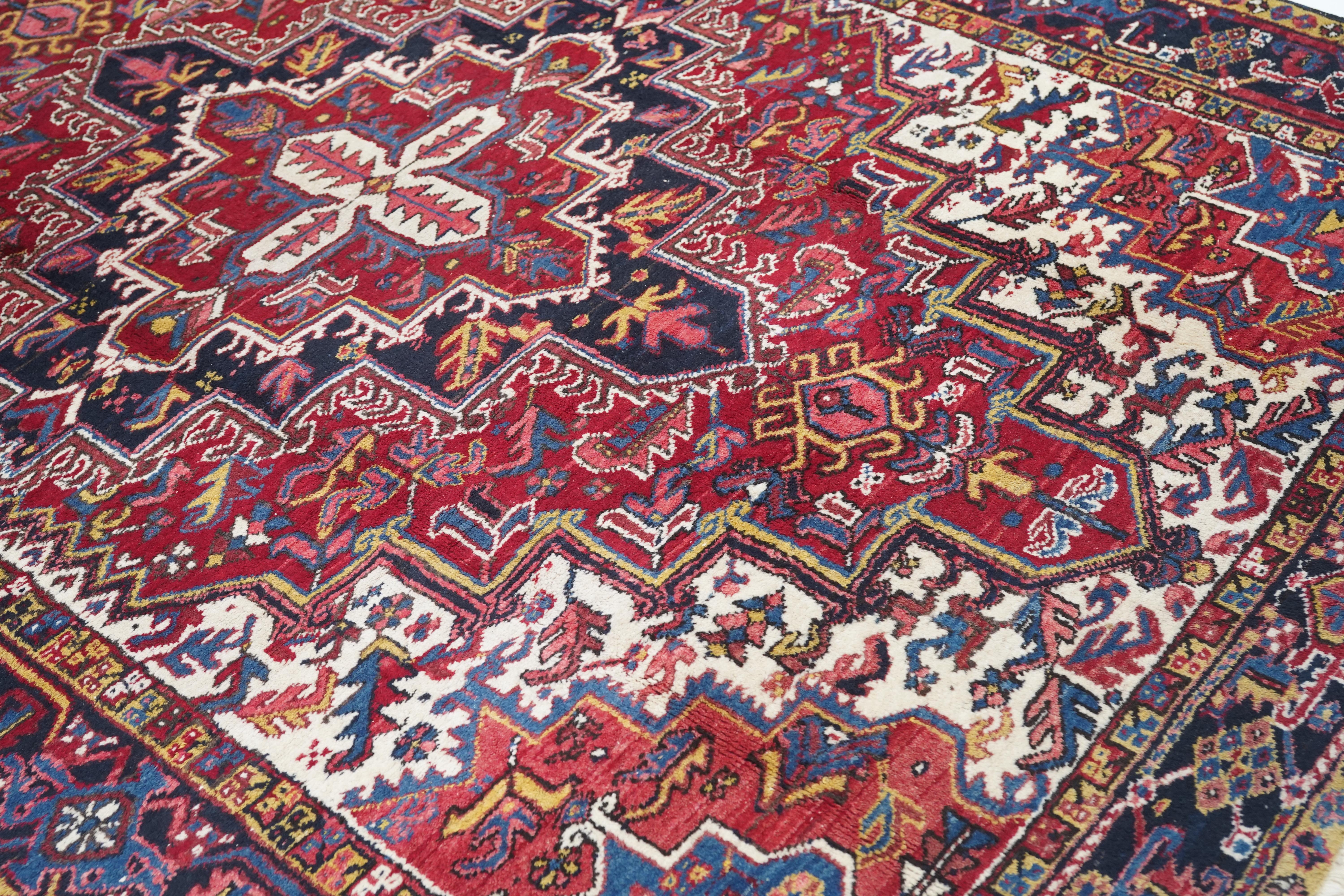 Antique Heriz Rug 6'8'' x 9'4'' For Sale 1