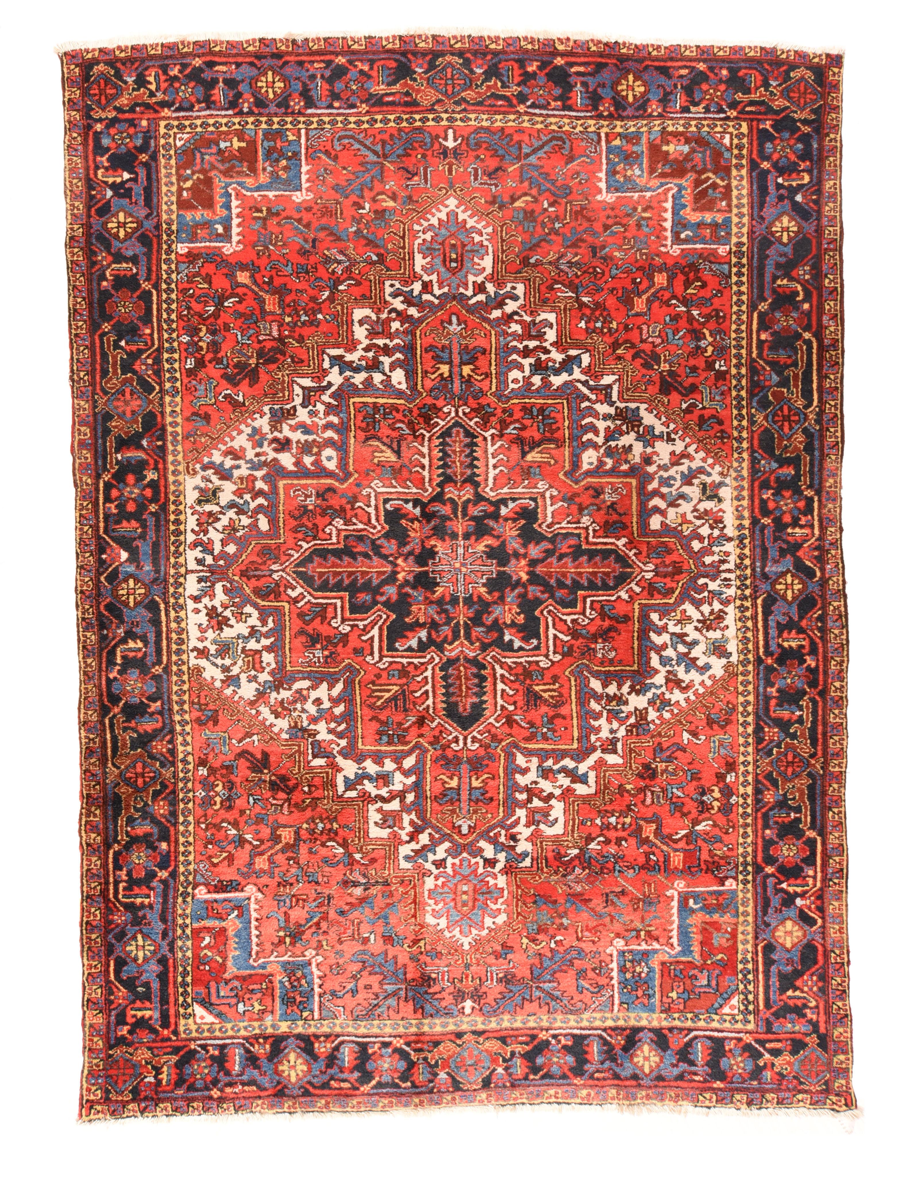 Antique Heriz Rug 7'9'' x 10'11'' In Excellent Condition For Sale In New York, NY