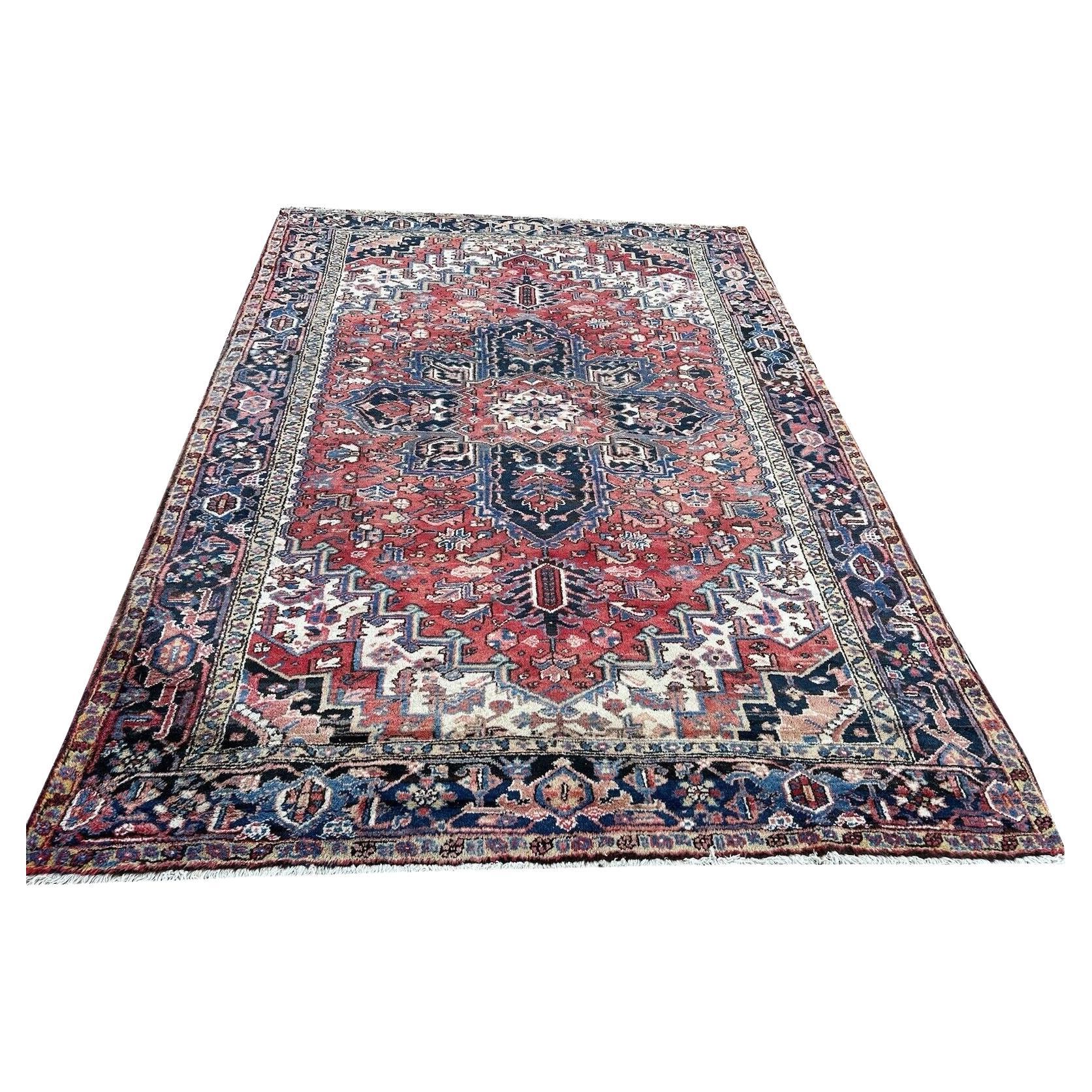 Antique Heriz Rug 8 x 11 ft room size Classic Vintage Azeri Carpet en vente