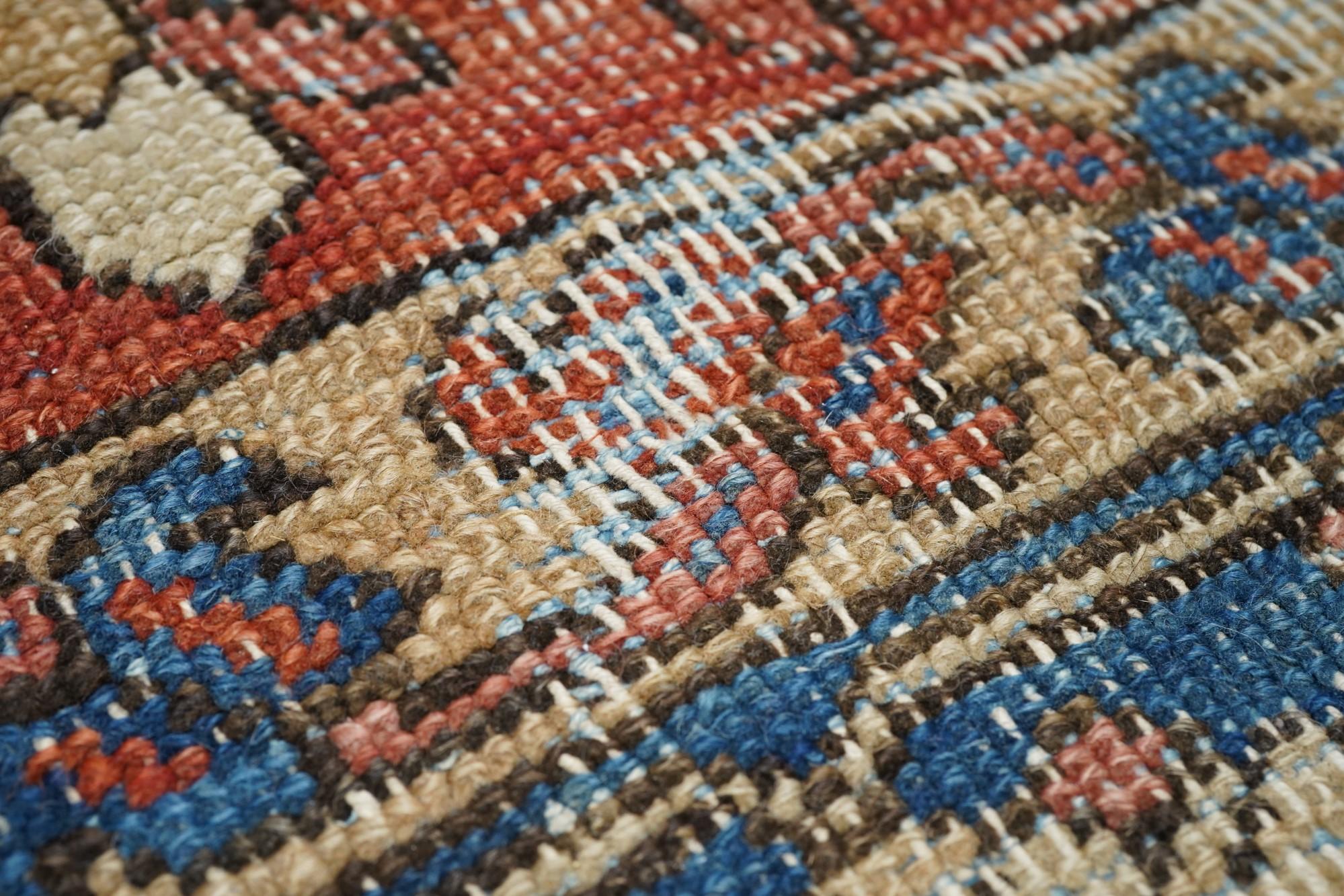 Early 20th Century Antique Heriz Rug For Sale