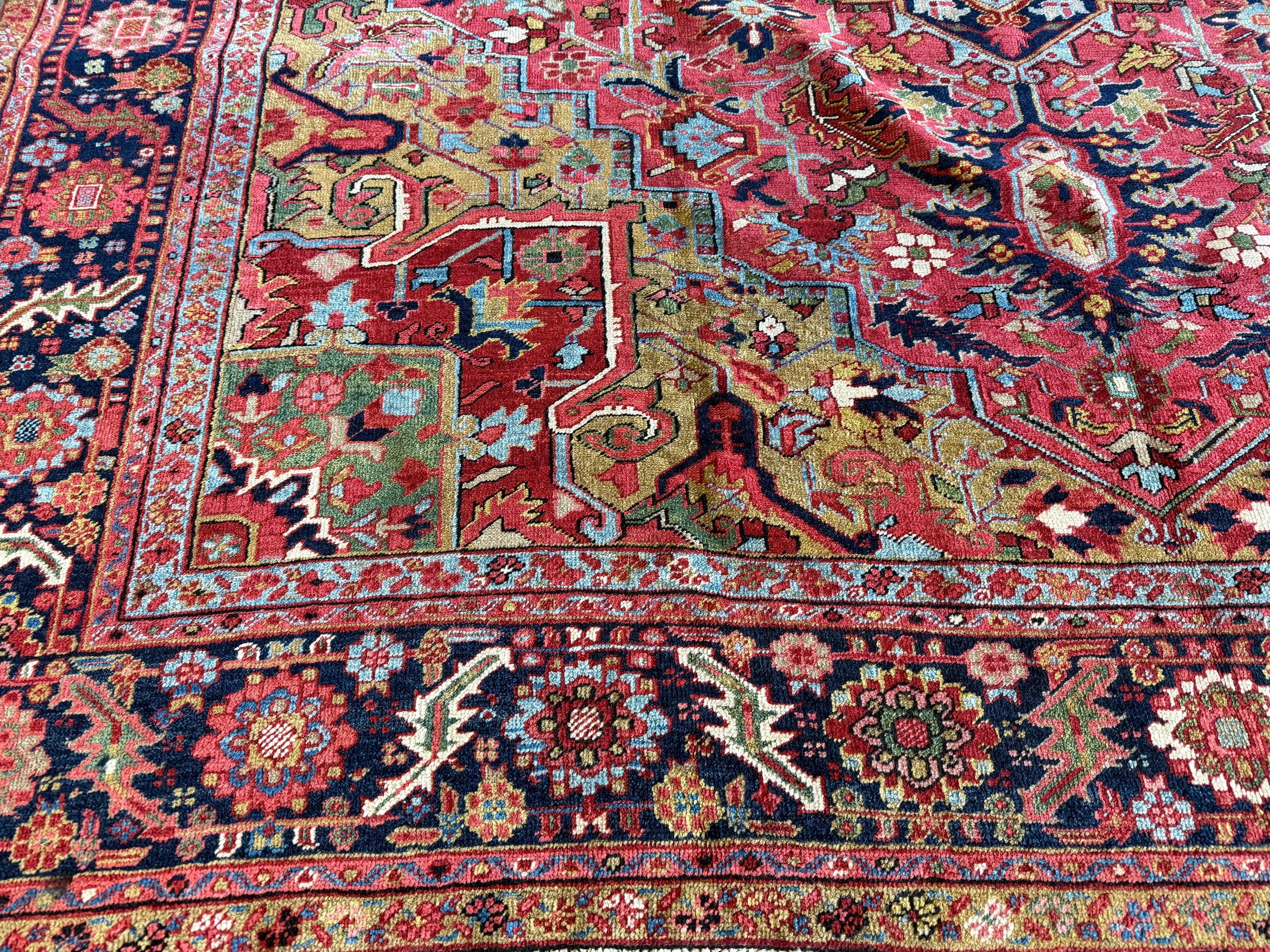 Laine Tapis antique Heriz en vente