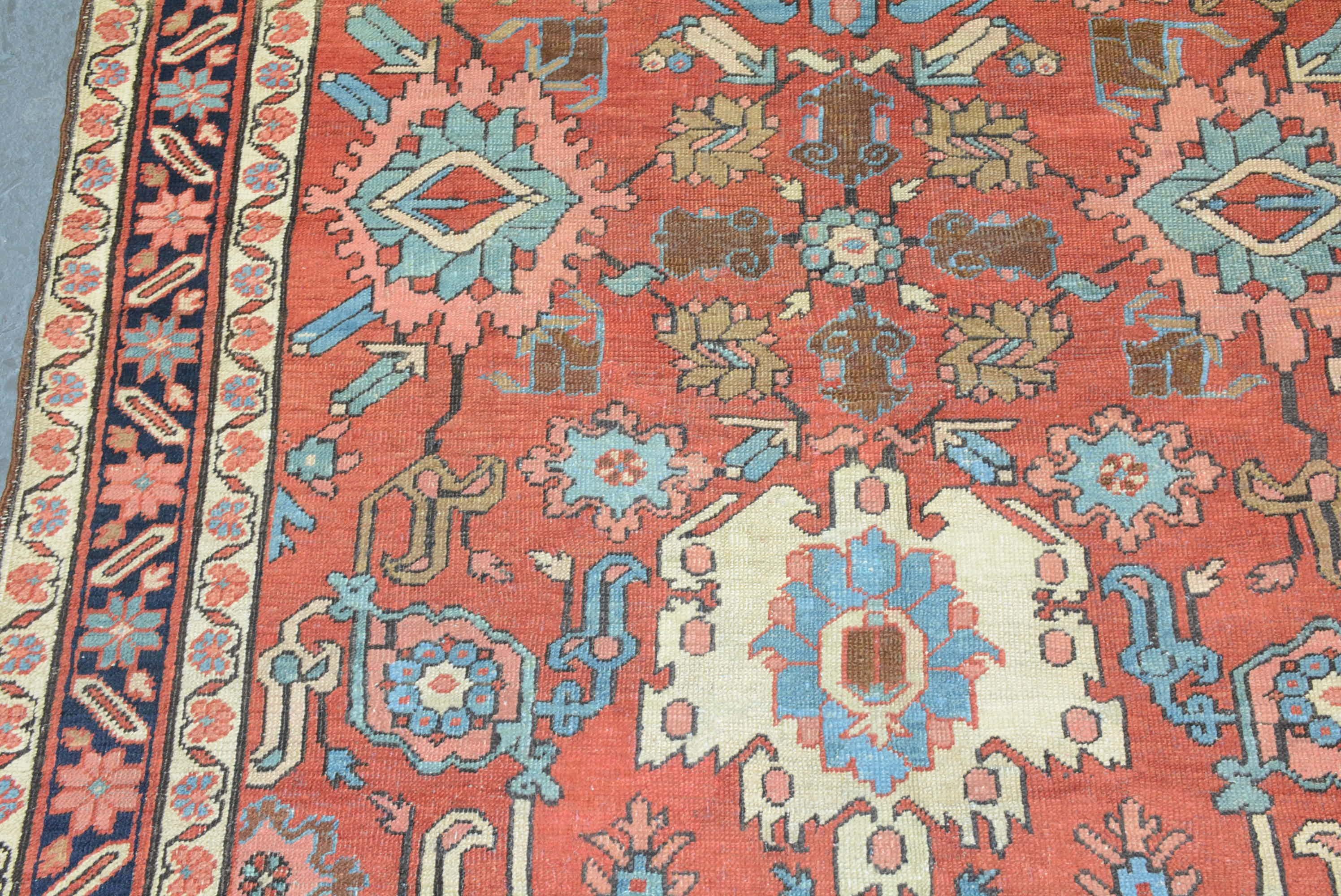 Antique Heriz Rug In Good Condition For Sale In Closter, NJ
