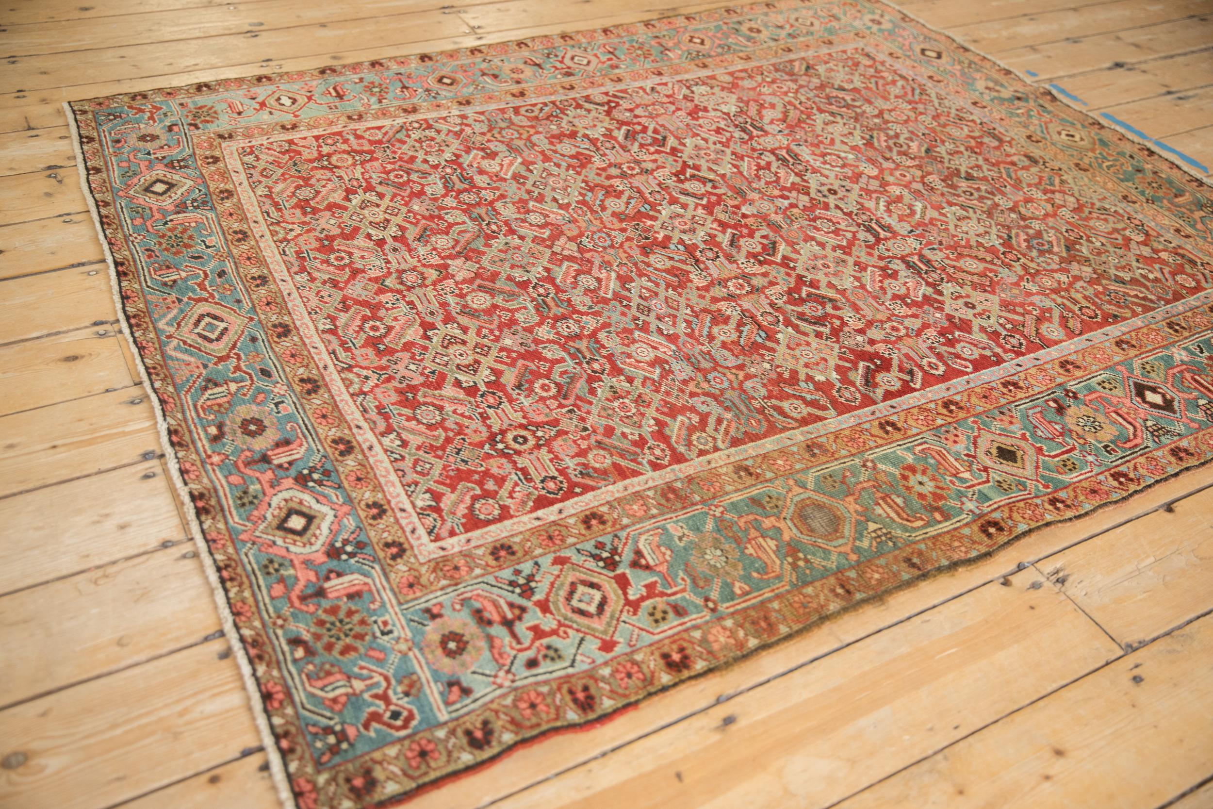 Antique Heriz Rug In Good Condition For Sale In Katonah, NY