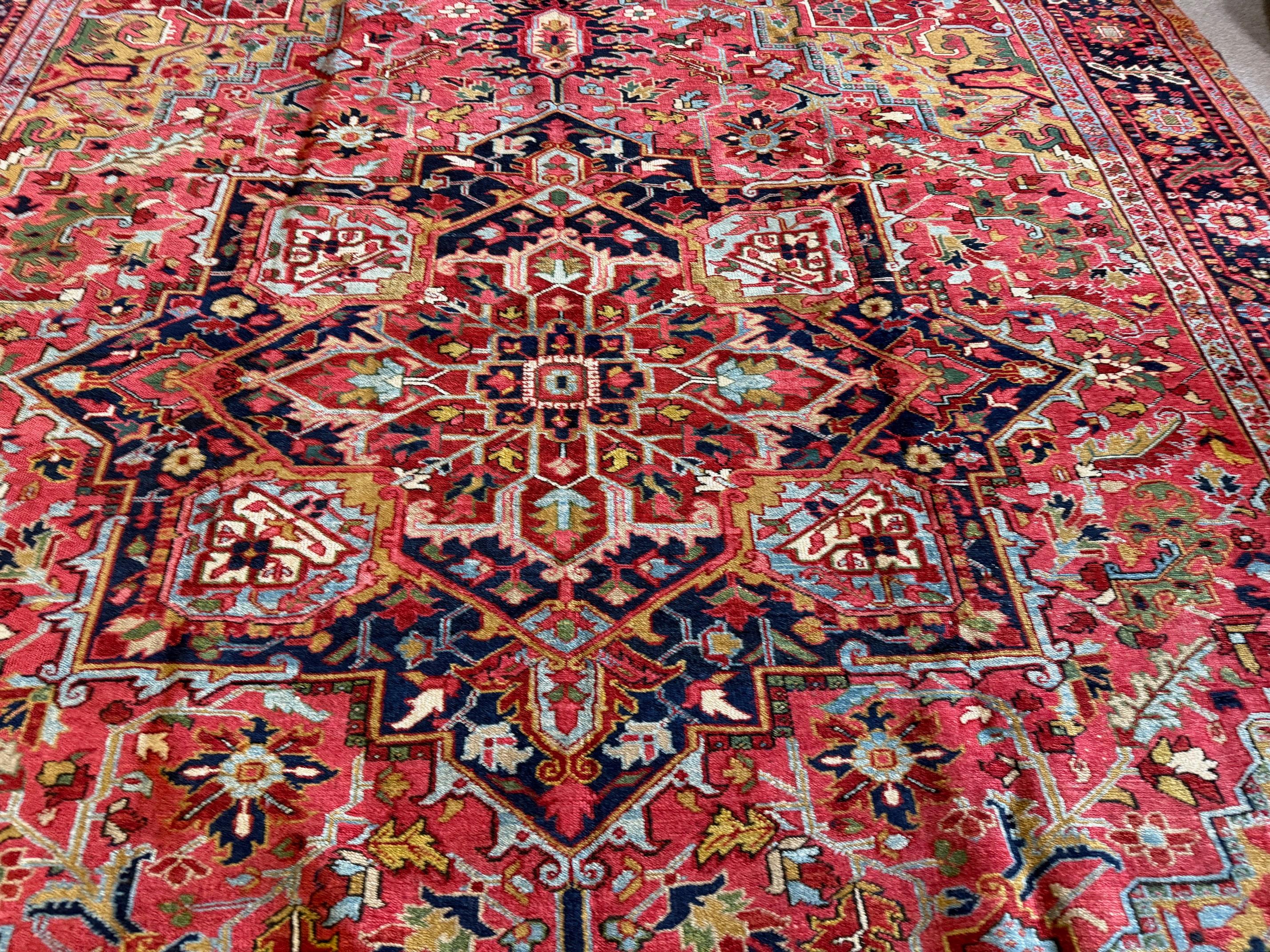 Tapis antique Heriz en vente 1
