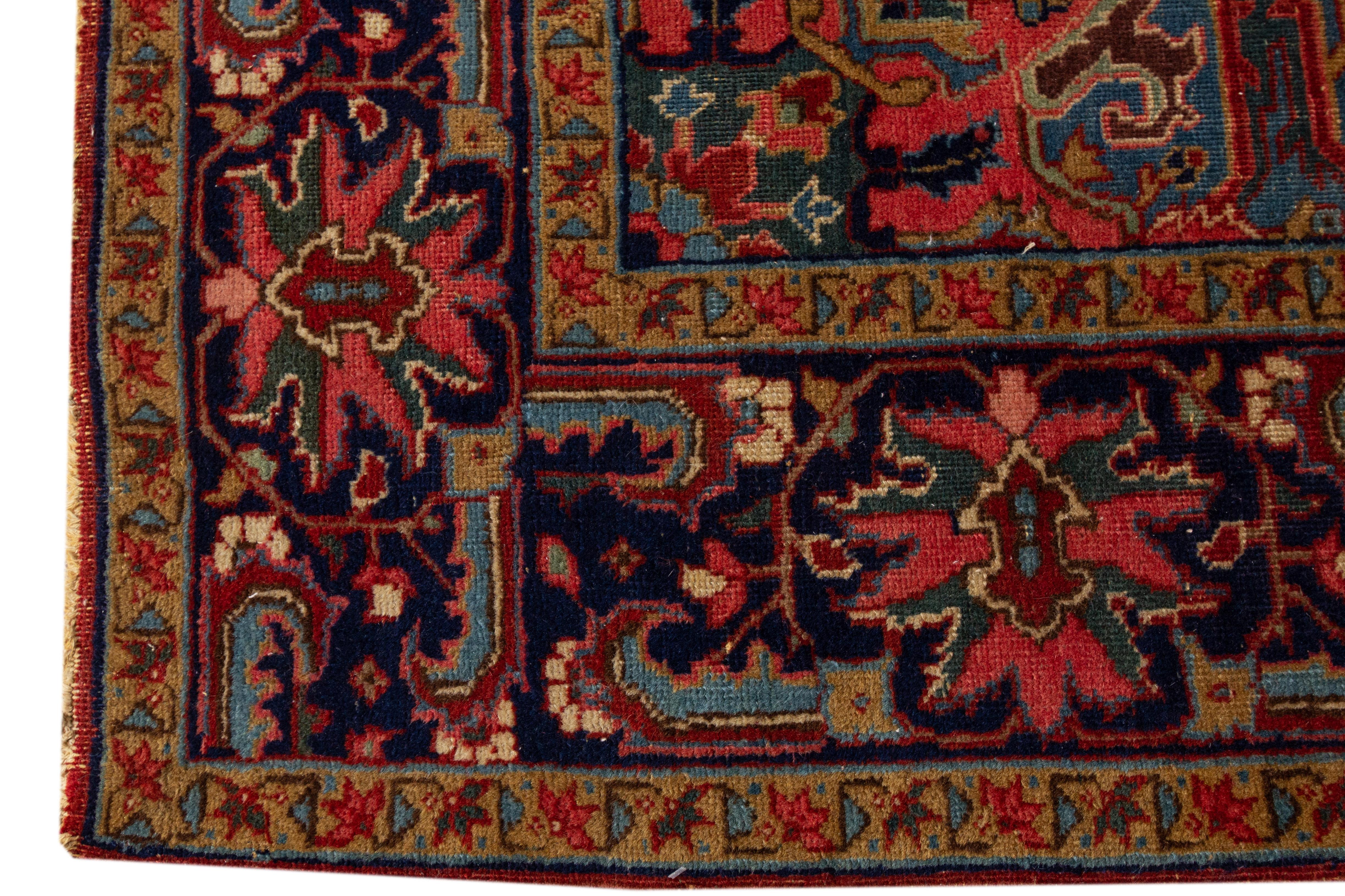 20ième siècle Tapis antique Heriz en vente