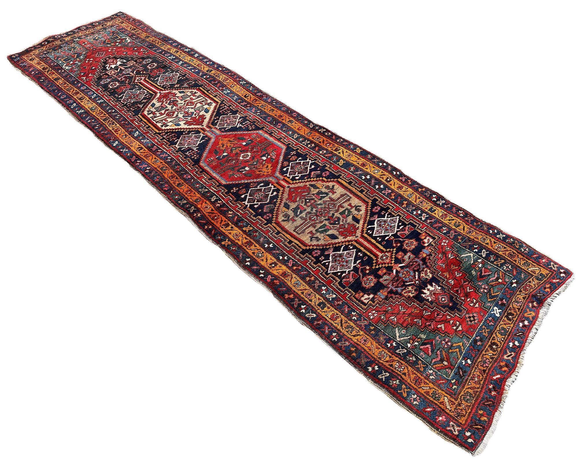 Antique Heriz Runner 3.13m x 0.84m In Good Condition For Sale In St. Albans, GB