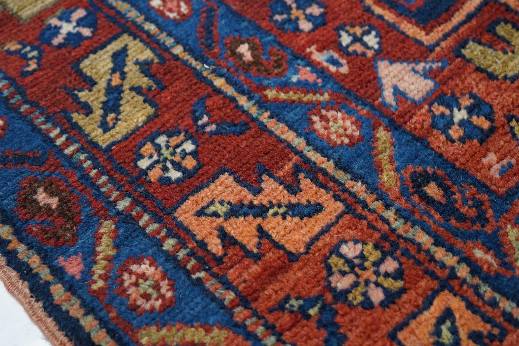 Antique Heriz Runner 3'3'' x 14'8'' In Good Condition For Sale In New York, NY