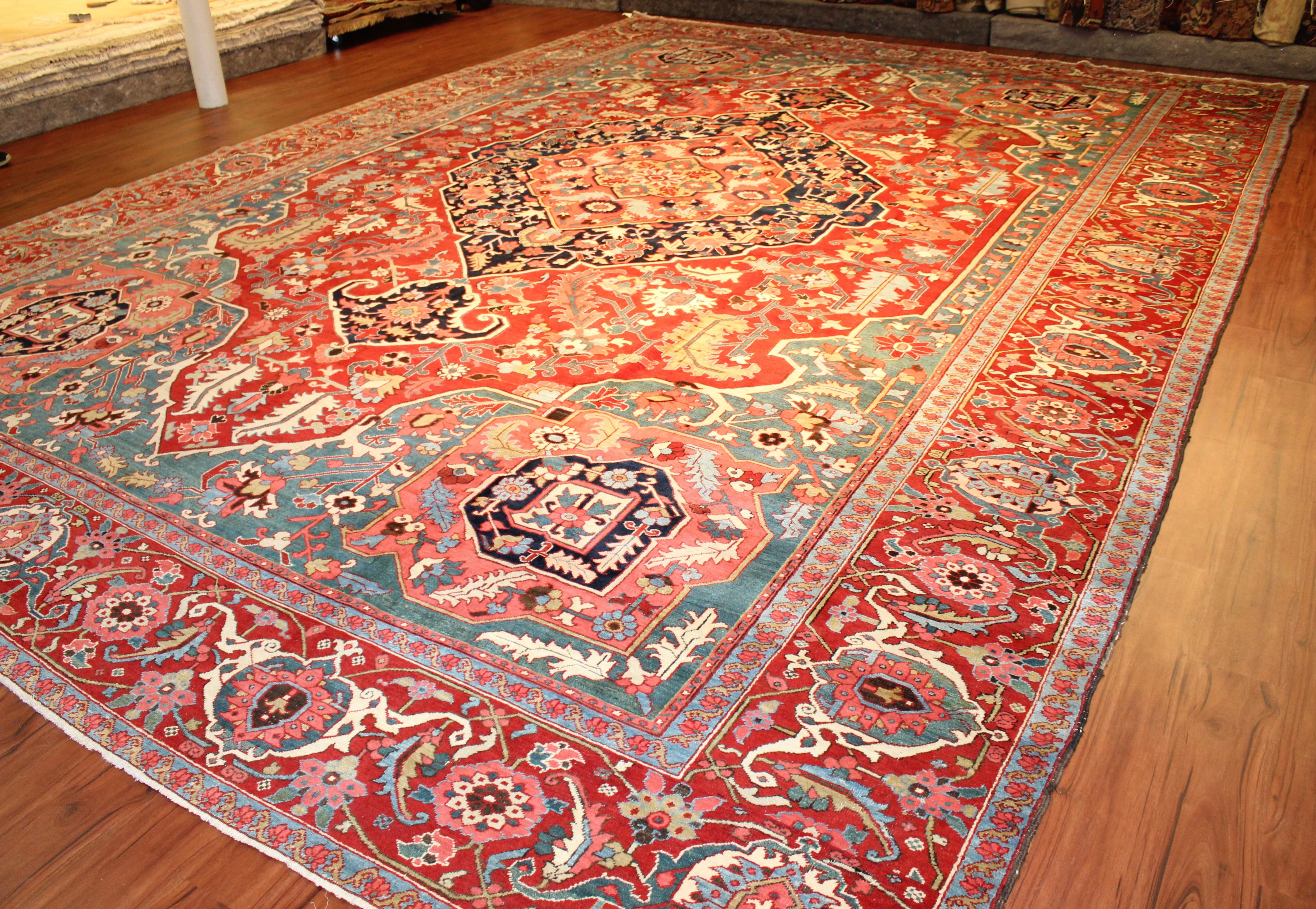 Antique Heriz Serapi Carpet/Rug For Sale 6