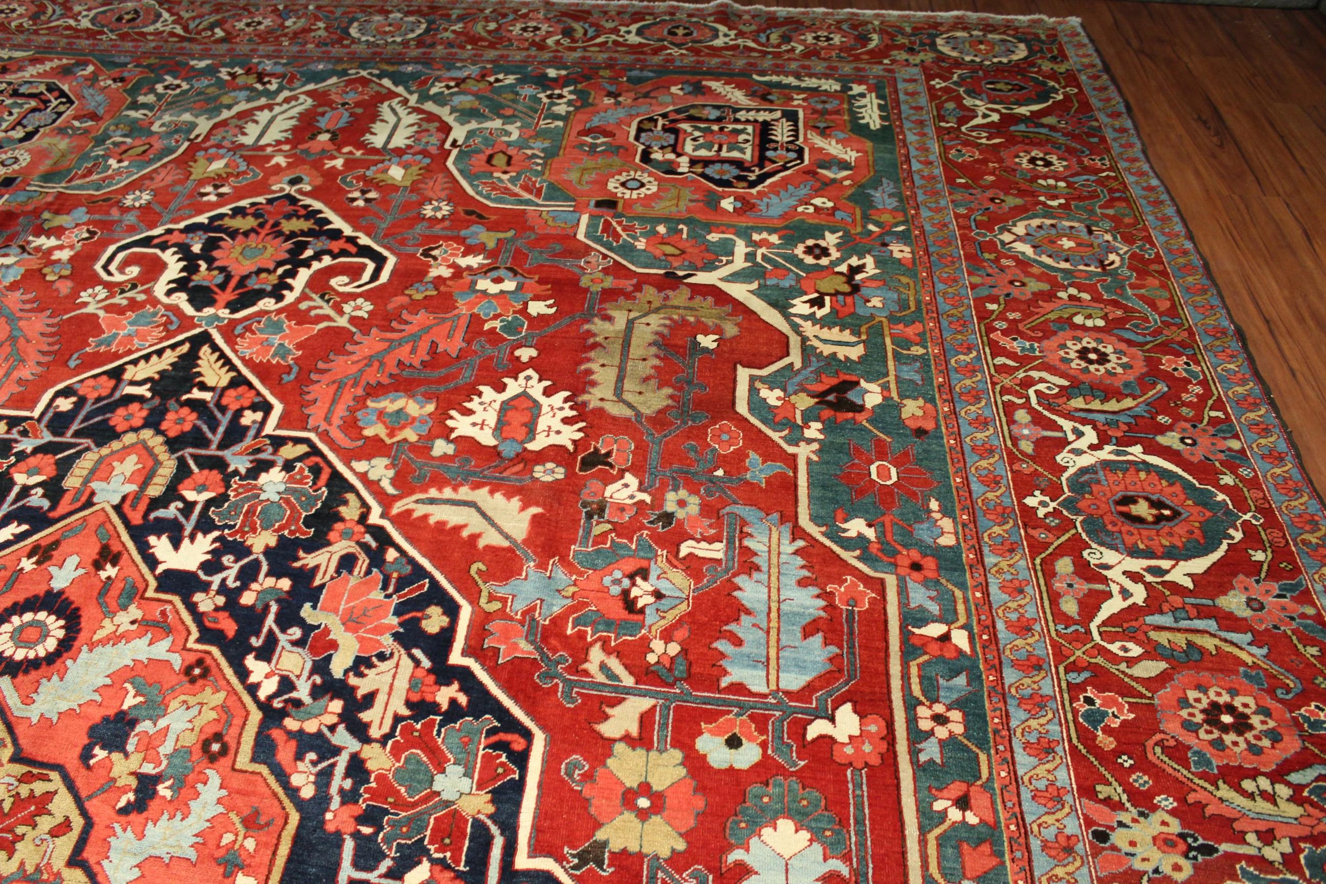 Antique Heriz Serapi Carpet/Rug For Sale 8