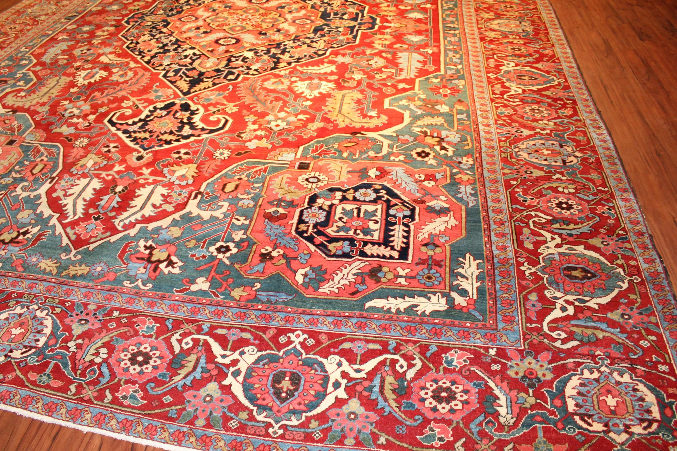 Antique Heriz Serapi Carpet/Rug For Sale 9