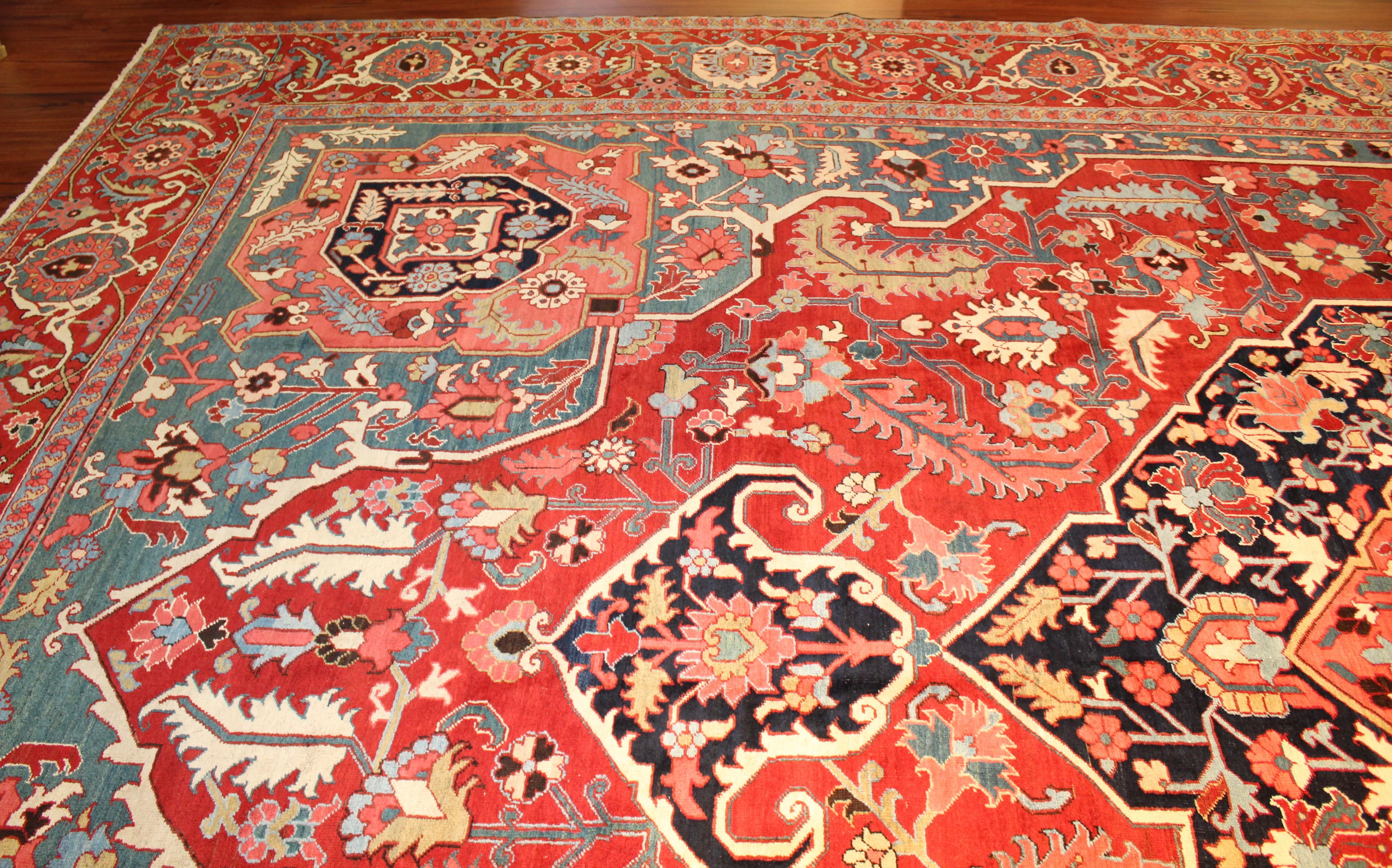 Hand-Knotted Antique Heriz Serapi Carpet/Rug For Sale