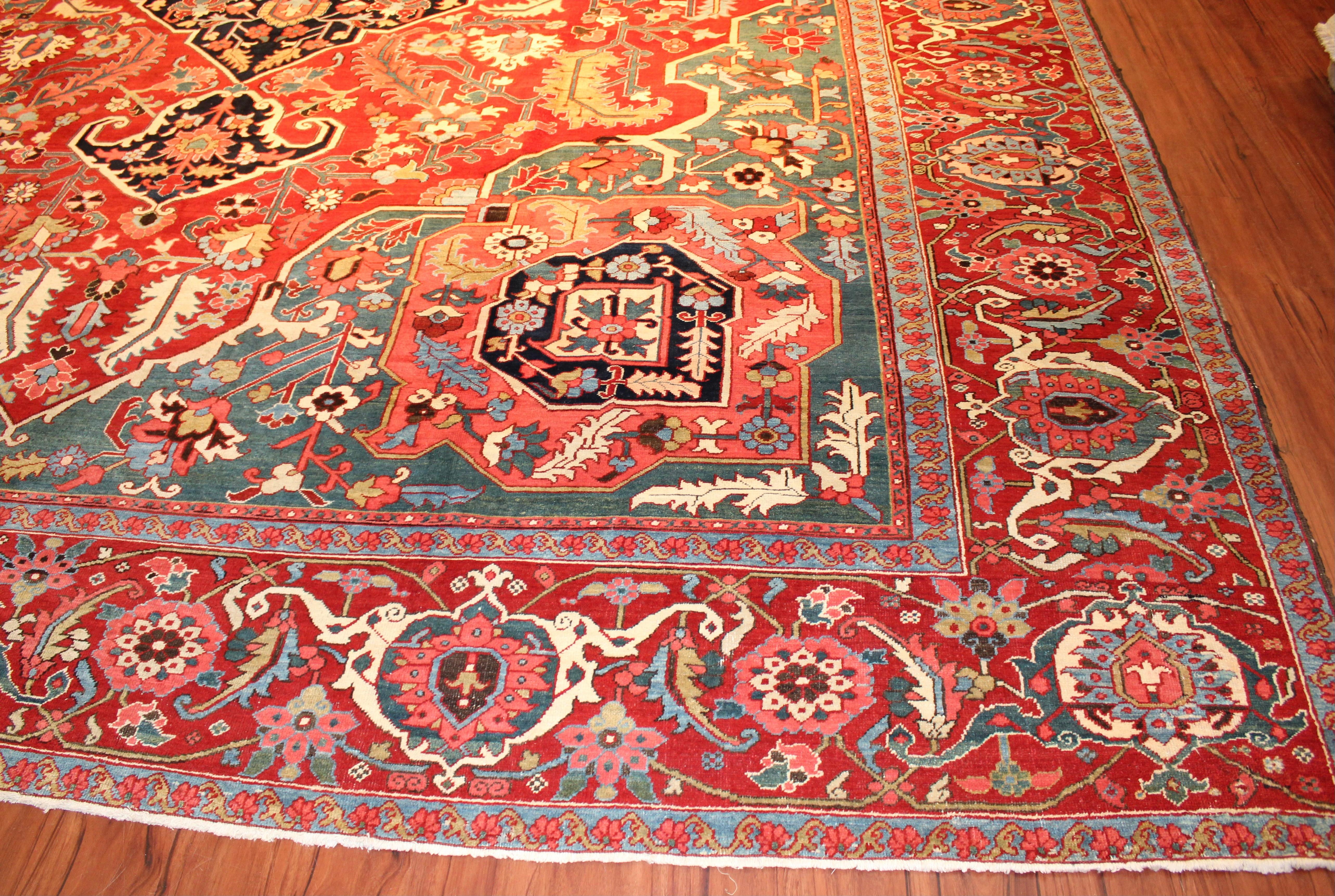 20th Century Antique Heriz Serapi Carpet/Rug For Sale