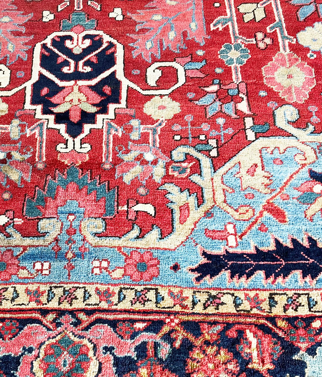 XX secolo Antico tappeto orientale Heriz / Serapi, 1910 circa in vendita