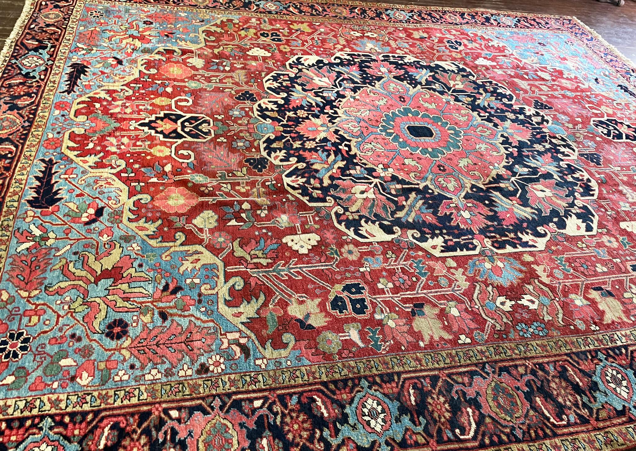 Antique Heriz / Serapi Oriental Carpet, circa 1910  For Sale 1