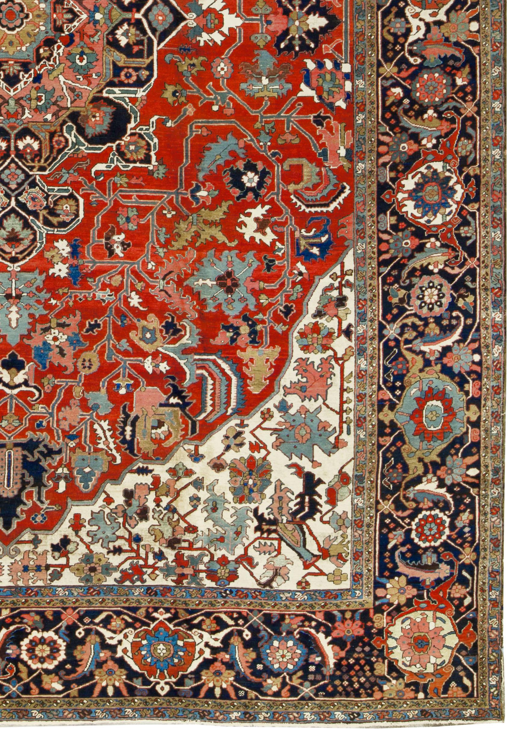 Antiker Heriz-Serapi-Teppich, um 1890 (Handgewebt) im Angebot