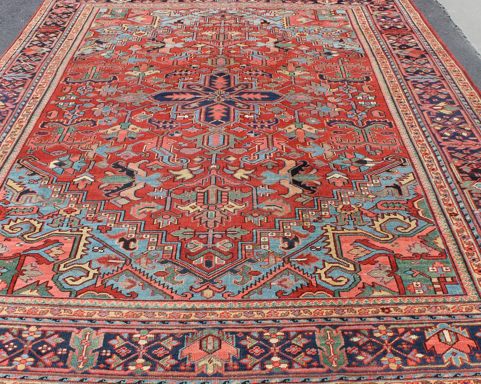 Antique Persian Heriz Serapi Rug with Central Medallion and Geometric Design For Sale 4