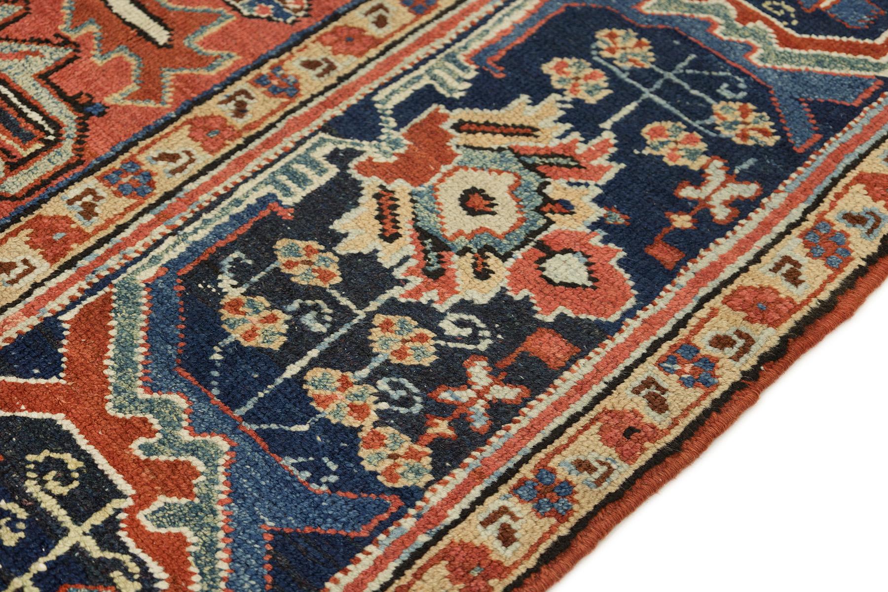 Antiker Heriz Serapi (terrakotta-rot und indigo, 328cm x 238cm) im Zustand „Gut“ im Angebot in North Bergen, NJ