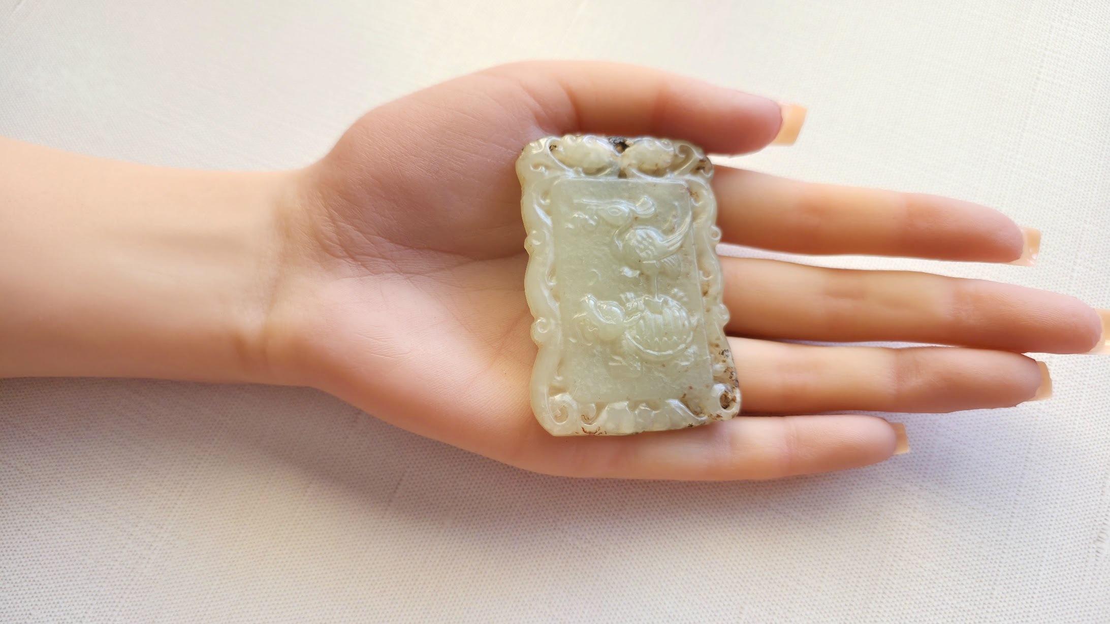 Antico ciondolo di giada Hetian Amuleto della dinastia Qing in vendita 2