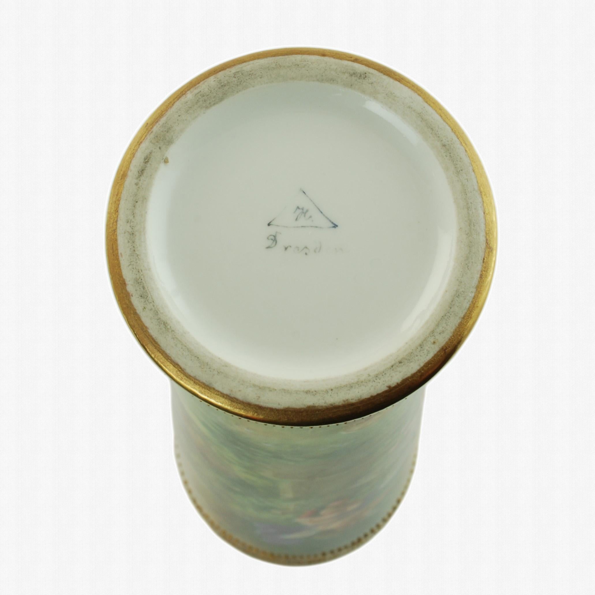 Vaso antico Heufel & Co Dresden Porcelain dipinto a mano da 10 pollici in vendita 2