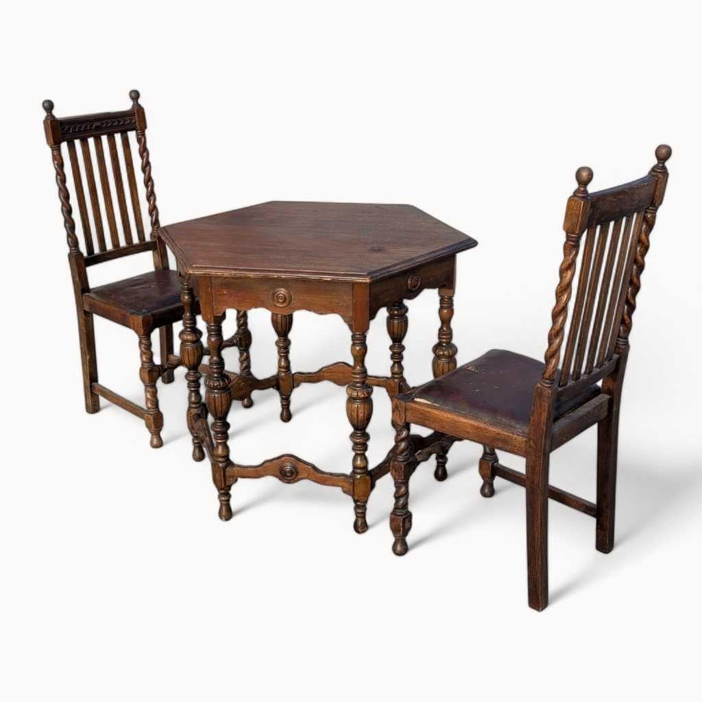 Antique Hexagonal Dining Table Carved Wood with Turned Legs, Early 1900s Accent en vente 3
